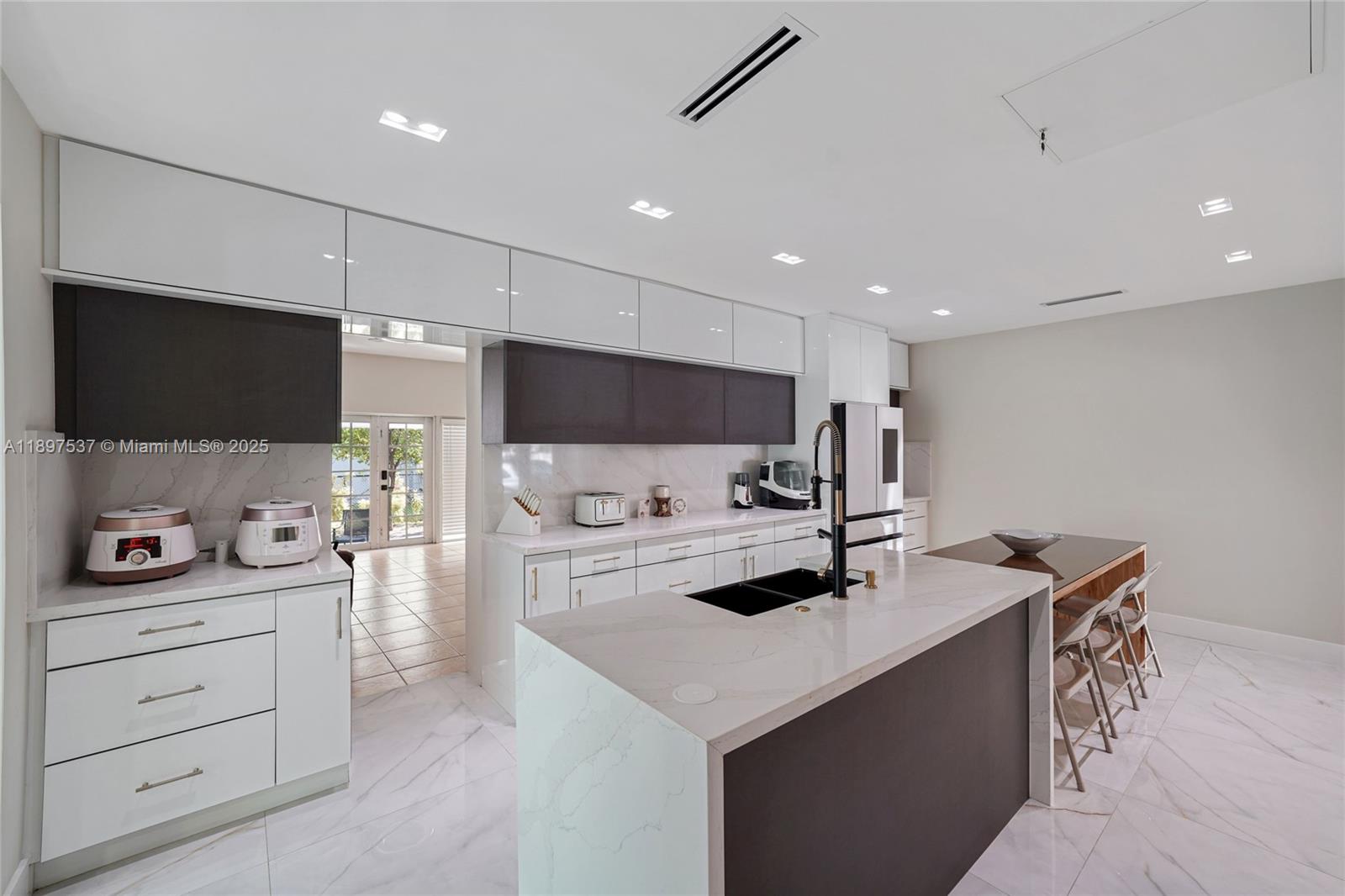 MINONA GARDENS - Residential