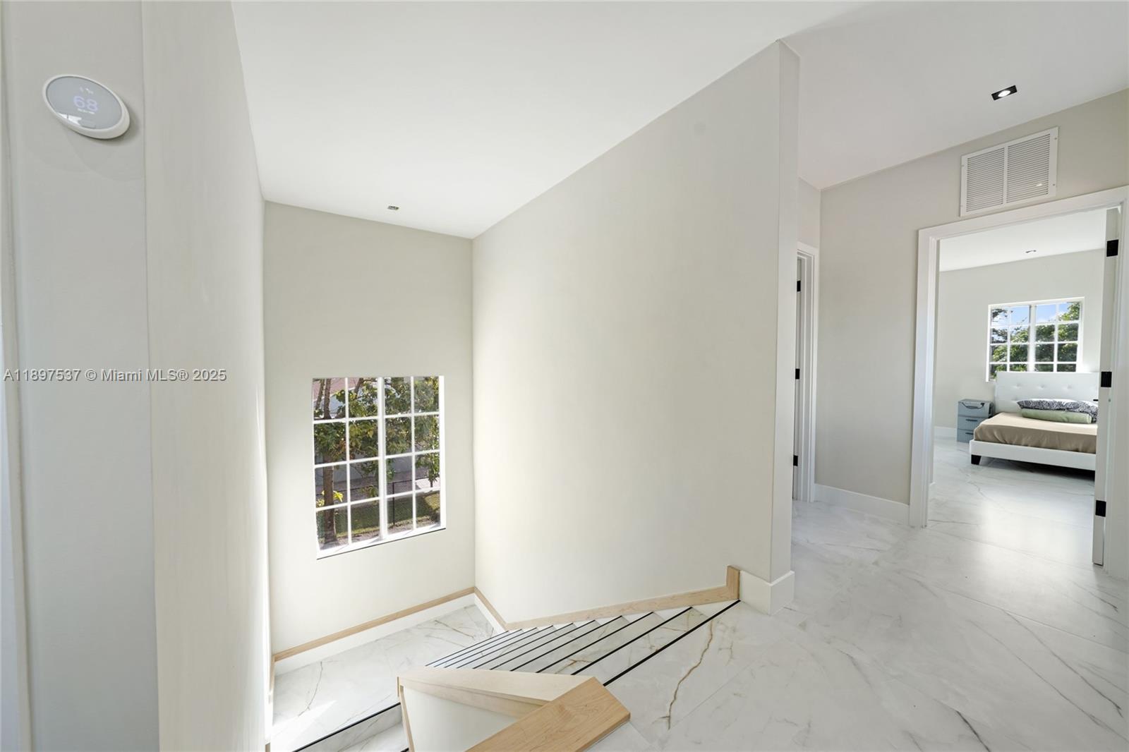 MINONA GARDENS - Residential