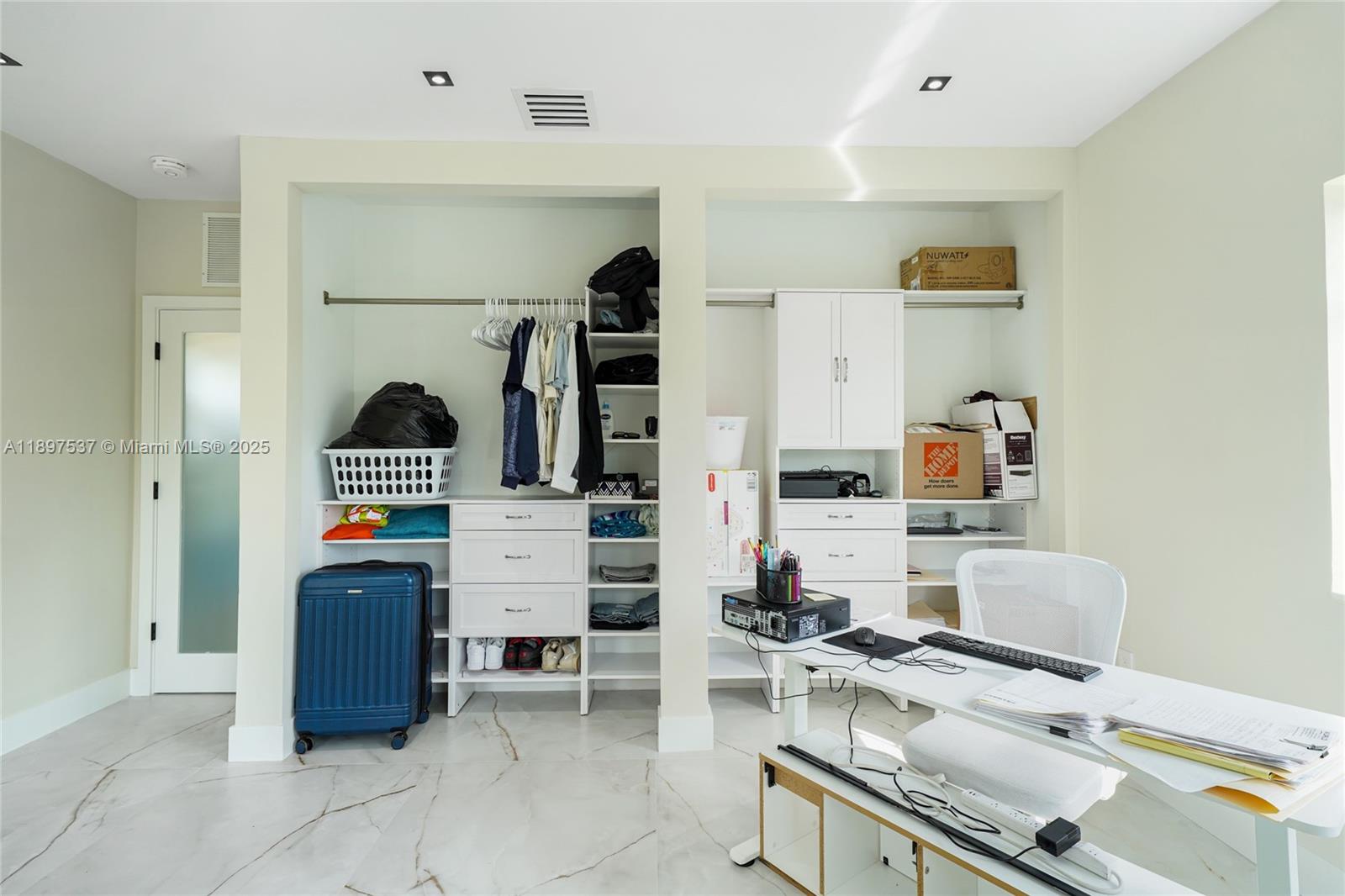 MINONA GARDENS - Residential