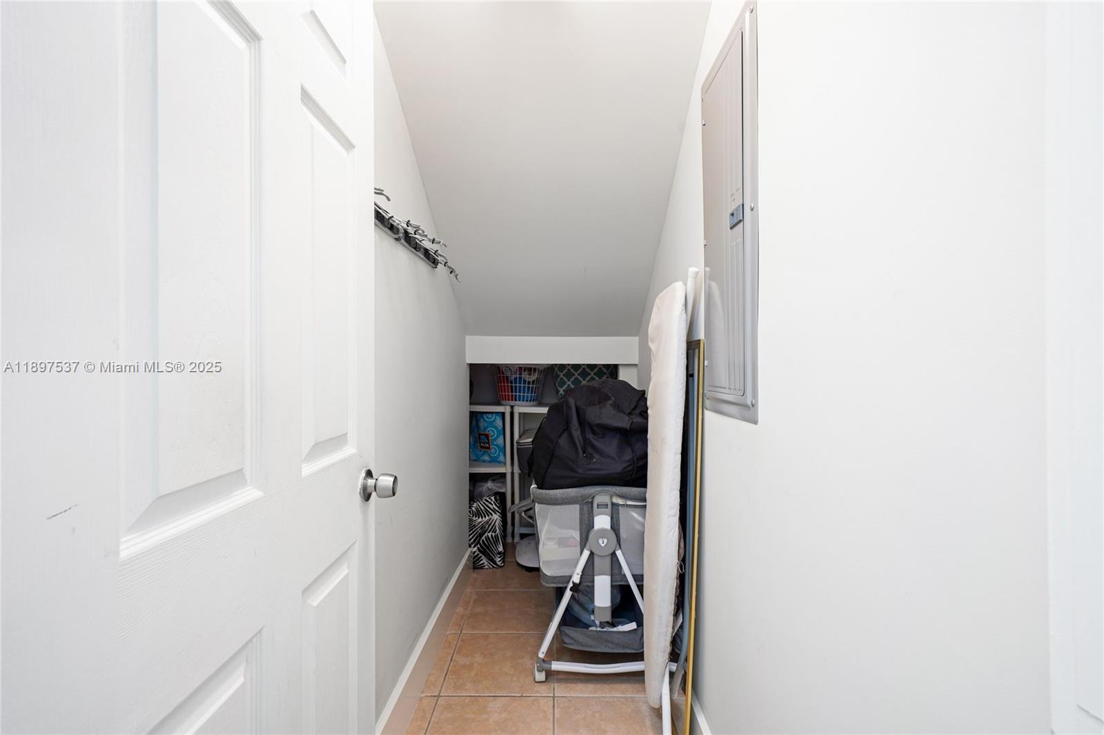 MINONA GARDENS - Residential