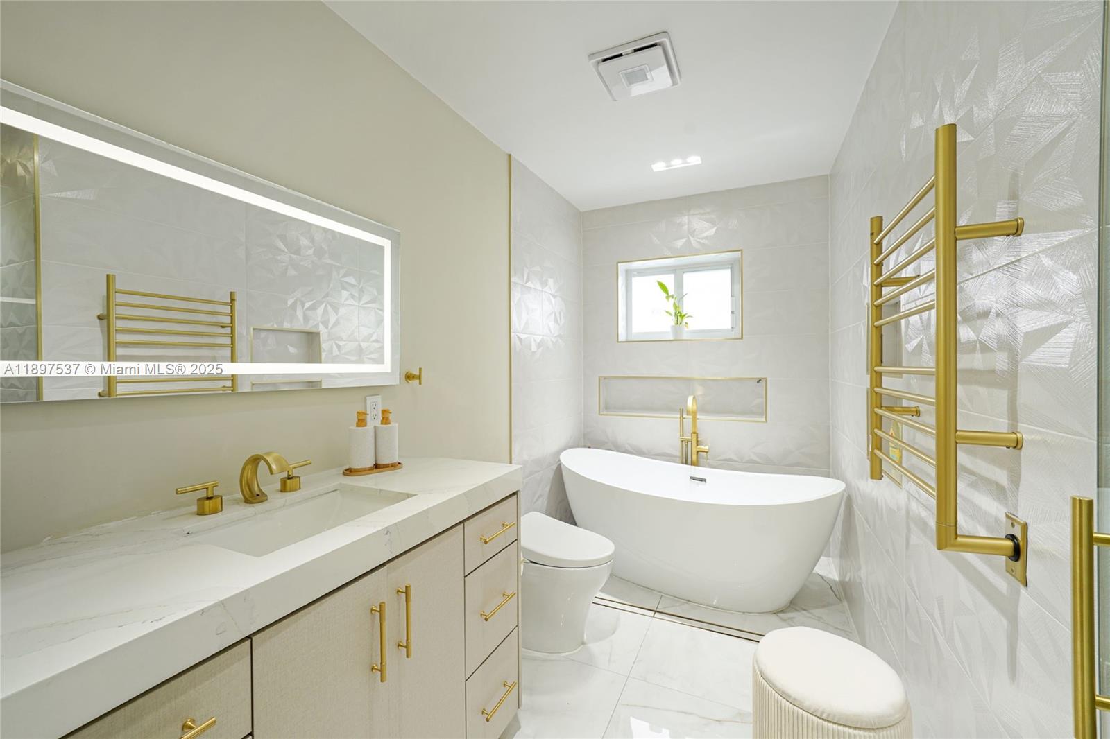 MINONA GARDENS - Residential