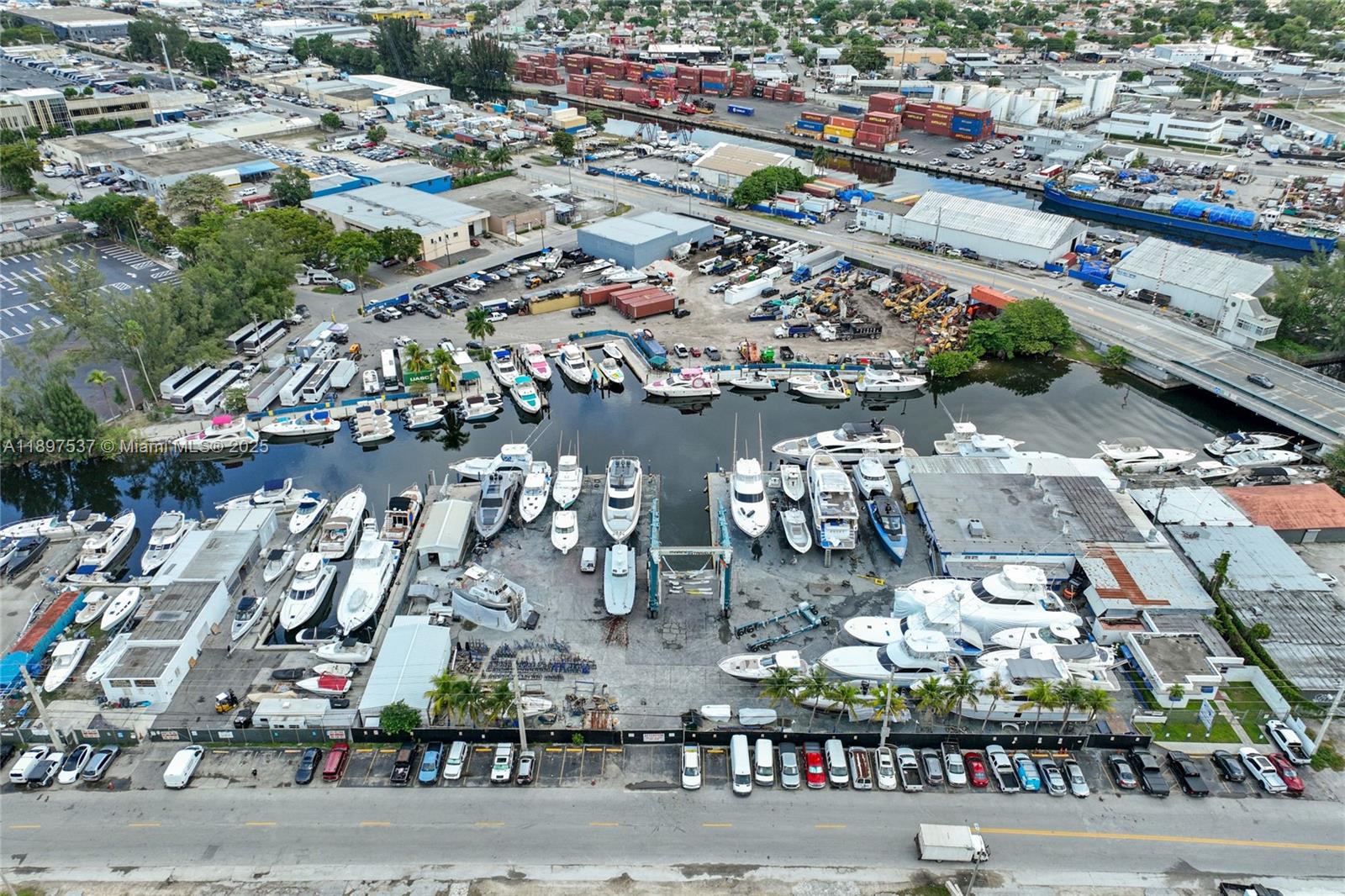 MINONA GARDENS - Residential