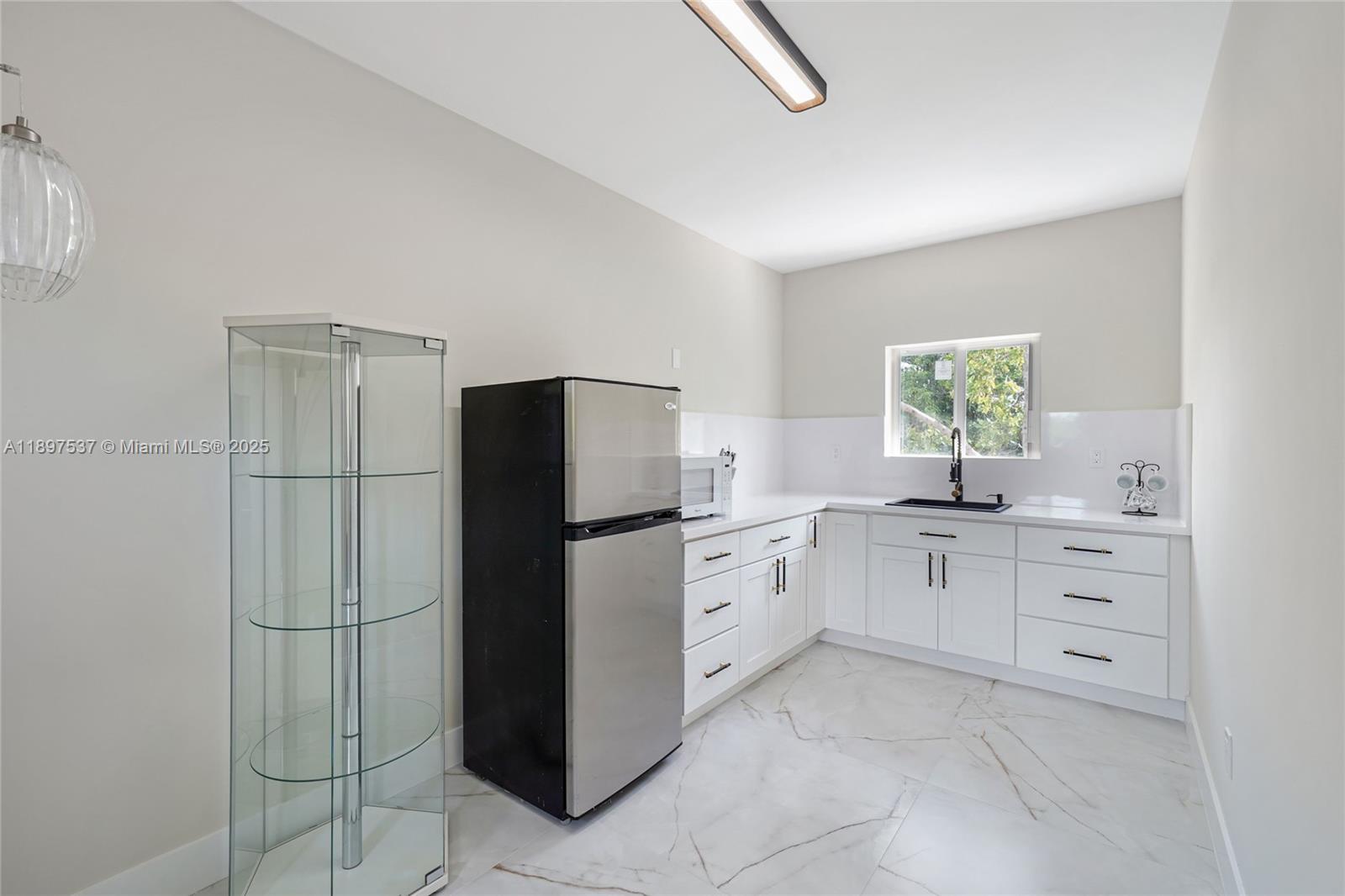 MINONA GARDENS - Residential