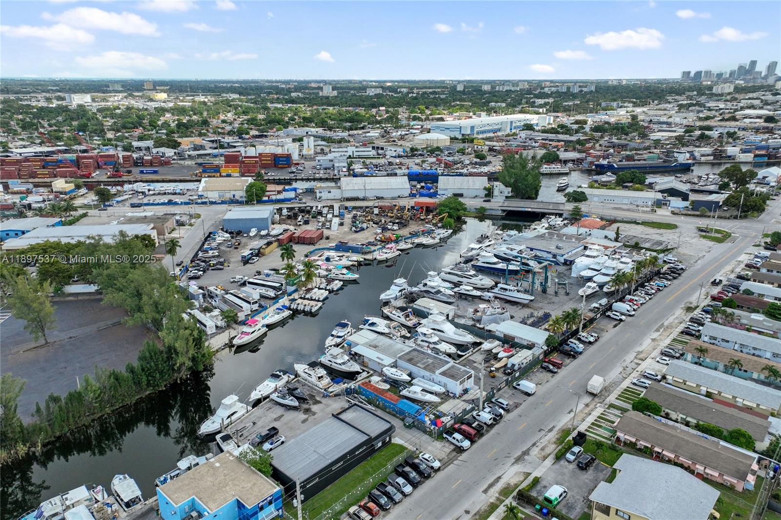 MINONA GARDENS - Residential