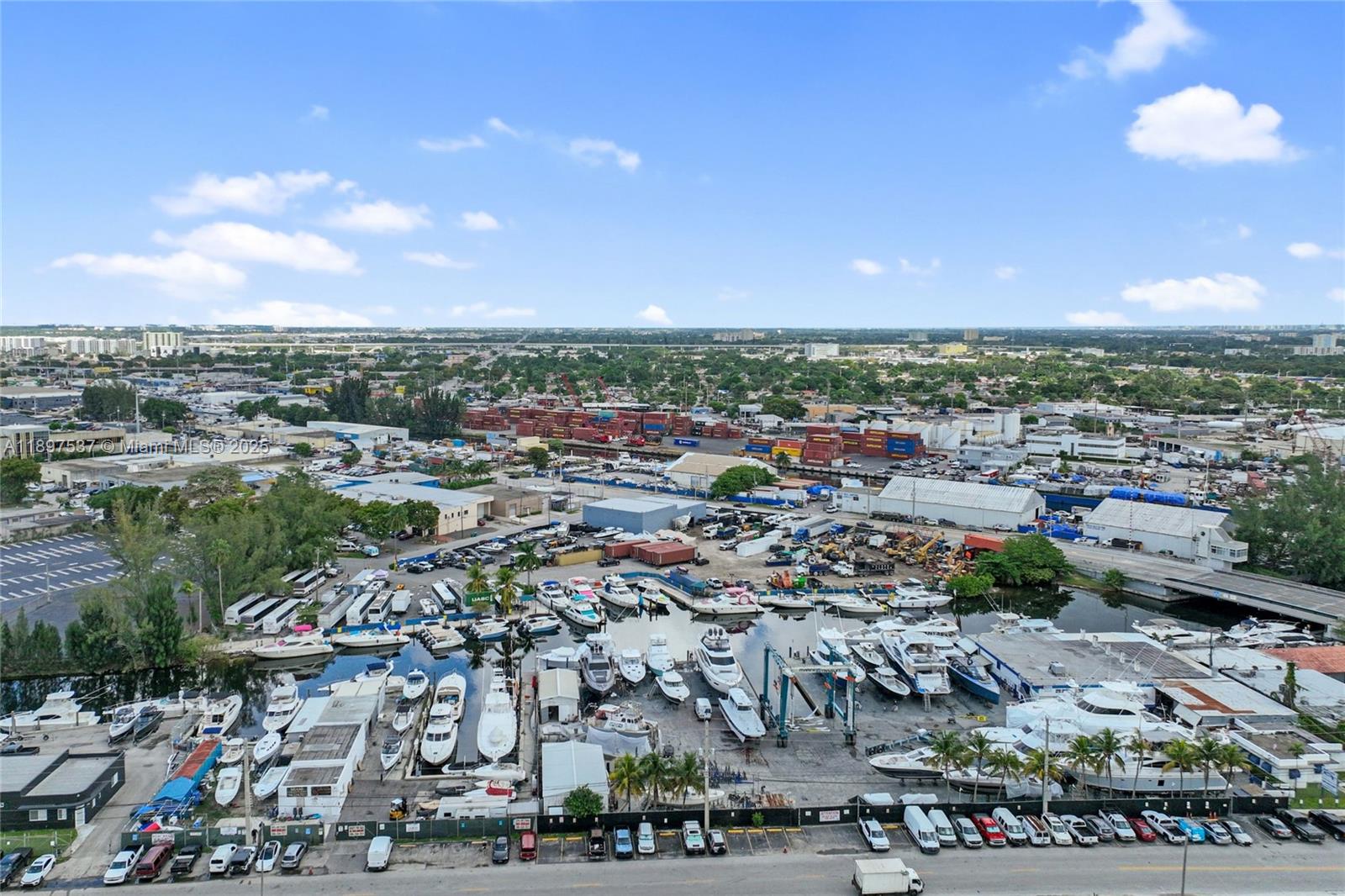 MINONA GARDENS - Residential