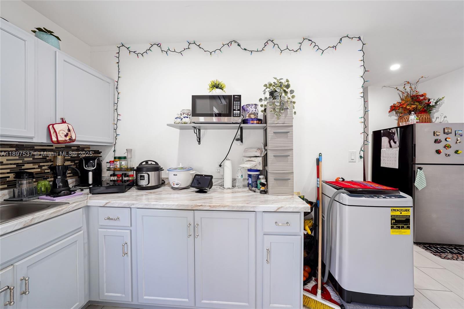 MINONA GARDENS - Residential