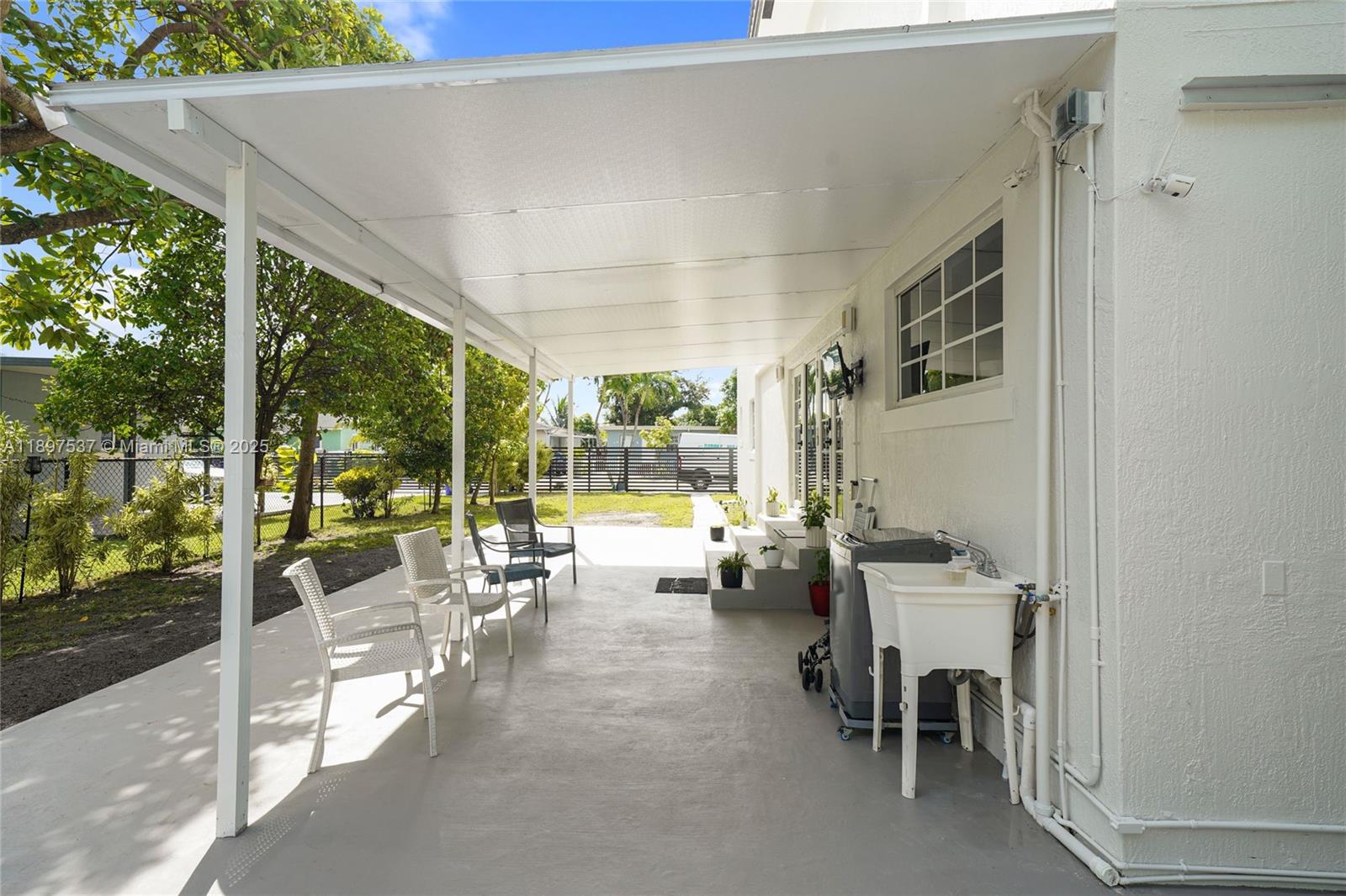 MINONA GARDENS - Residential