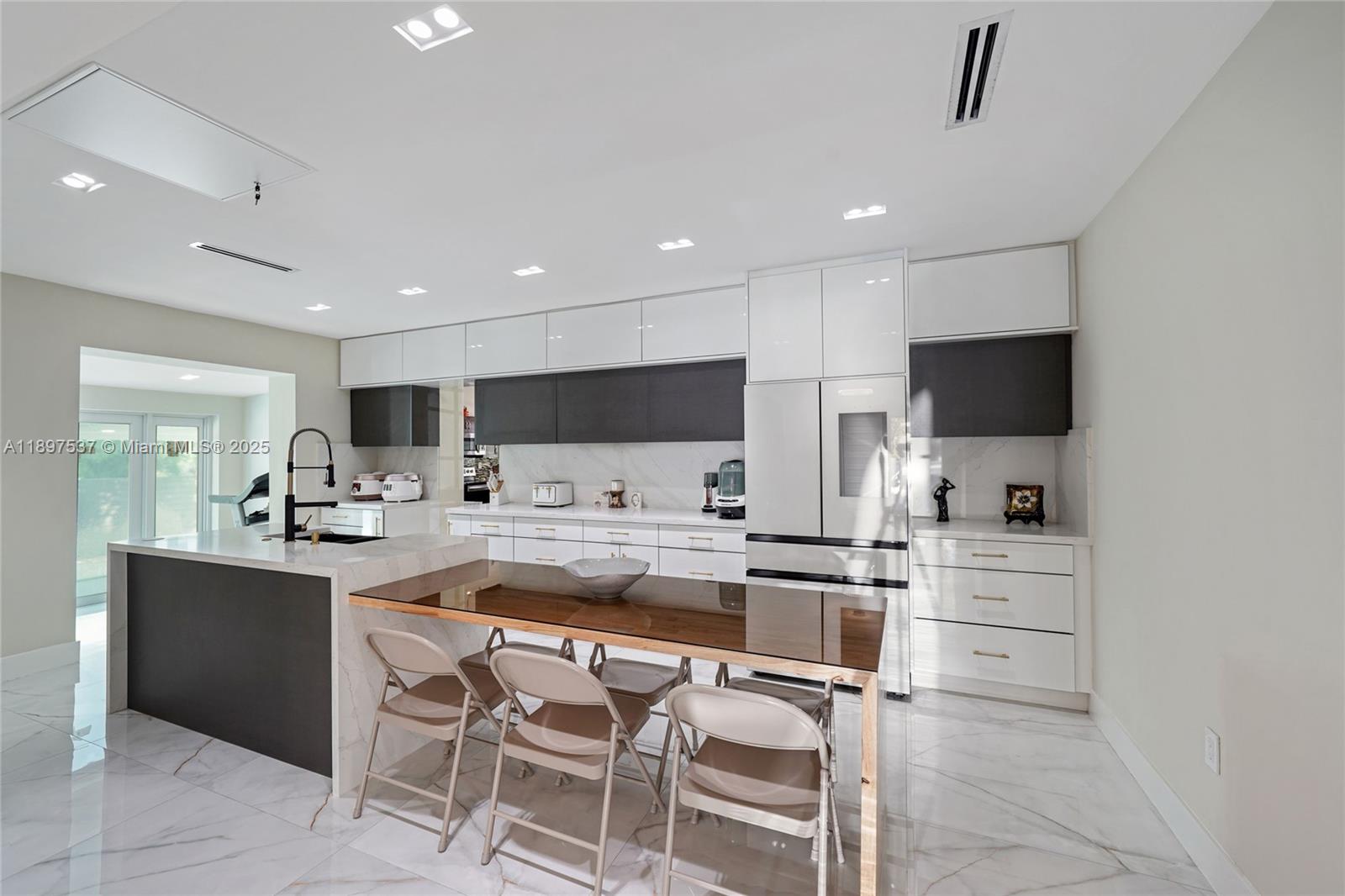 MINONA GARDENS - Residential