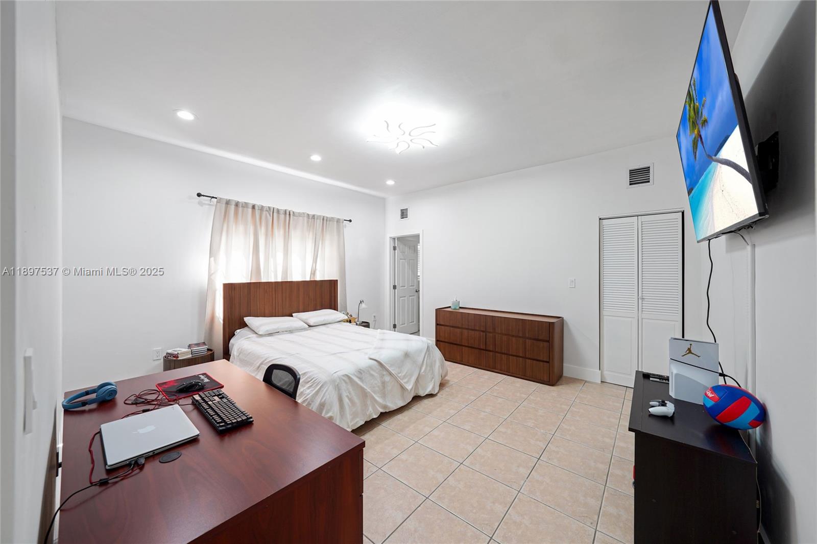 MINONA GARDENS - Residential