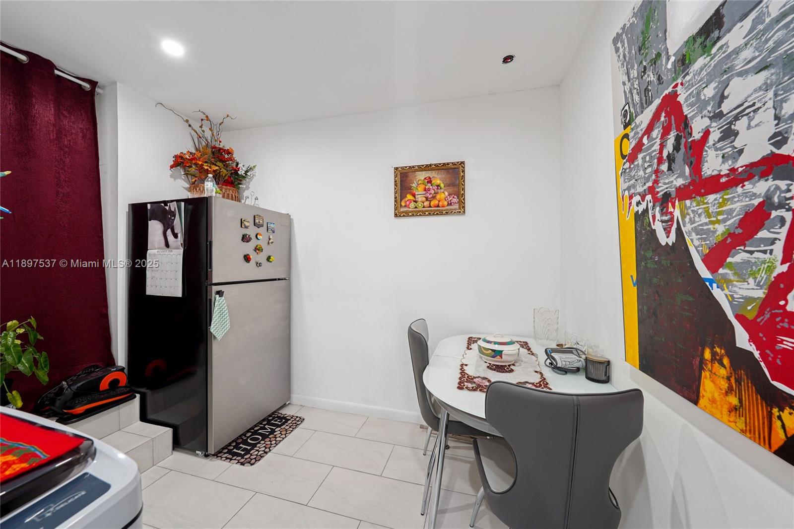 MINONA GARDENS - Residential