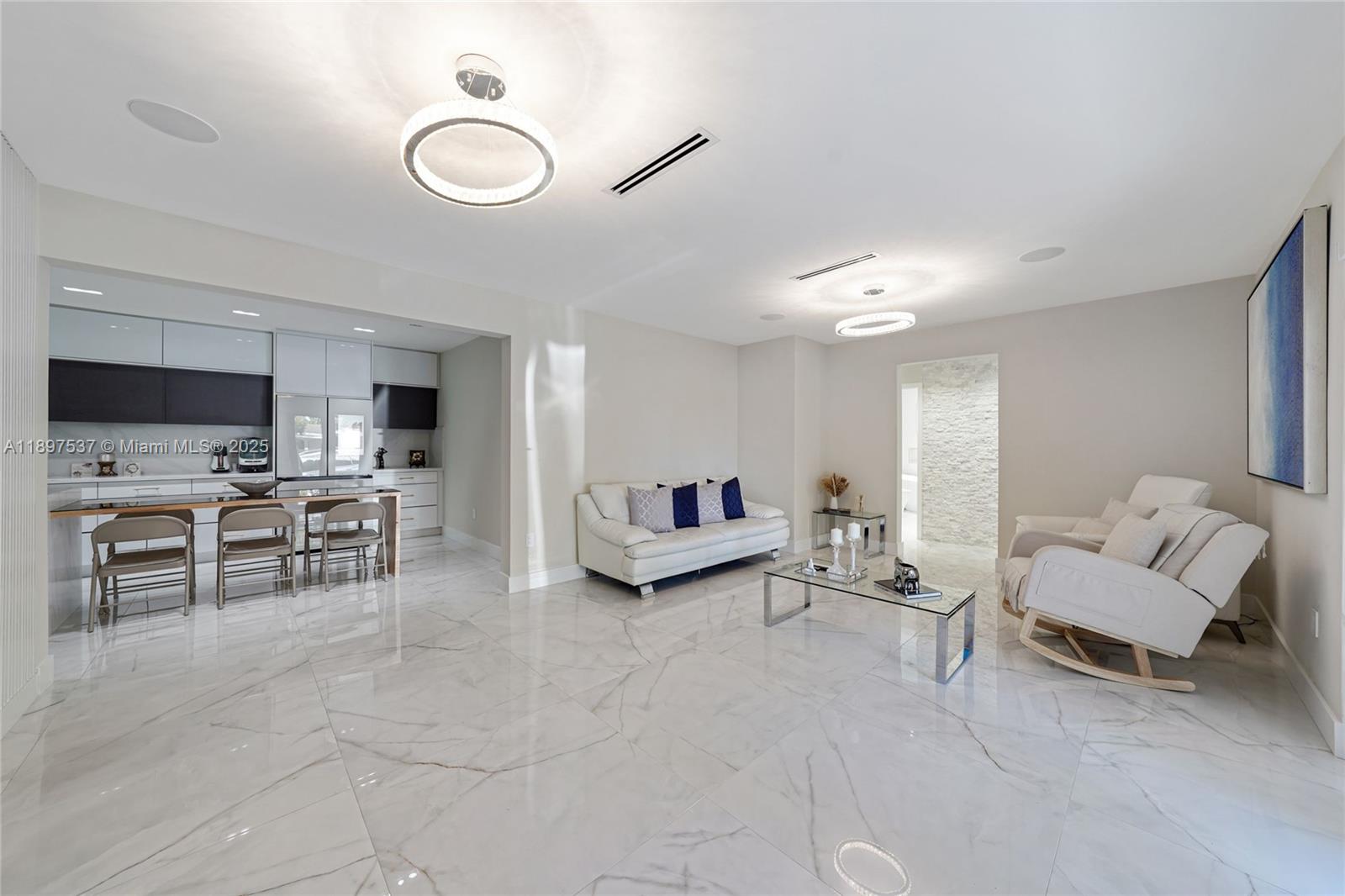 MINONA GARDENS - Residential