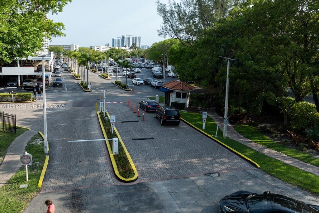 2780 NE 183rd St 1805