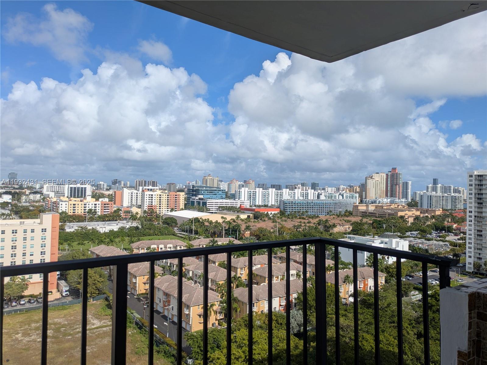 COMMODORE PLAZA CONDO - Residential