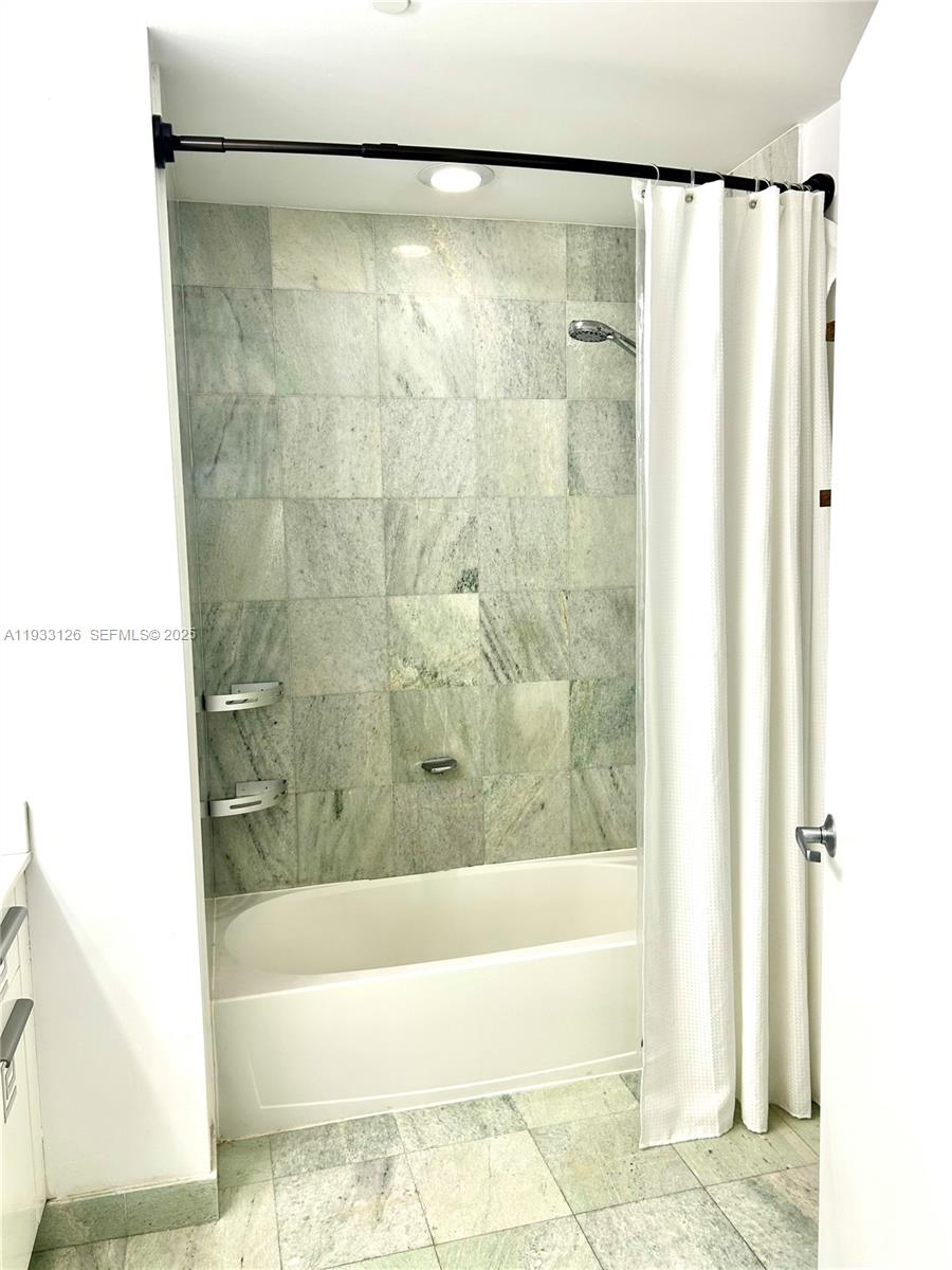 1060 BRICKELL CONDO - Residential Lease