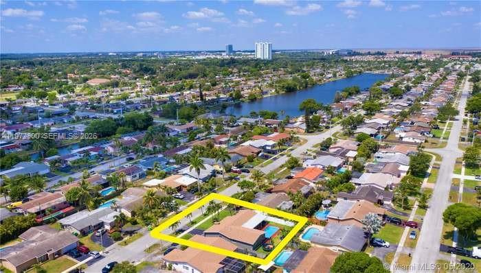 SUNRISE GOLF VILLAGE SEC - Residential