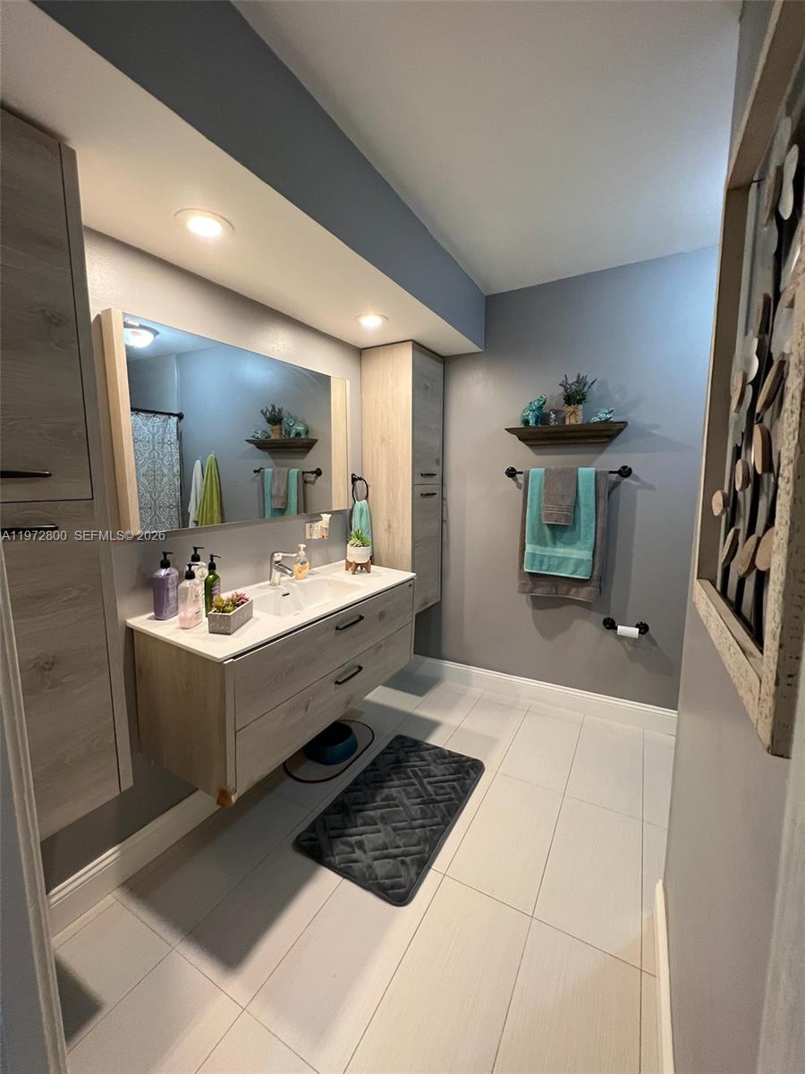 SUNRISE GOLF VILLAGE SEC - Residential