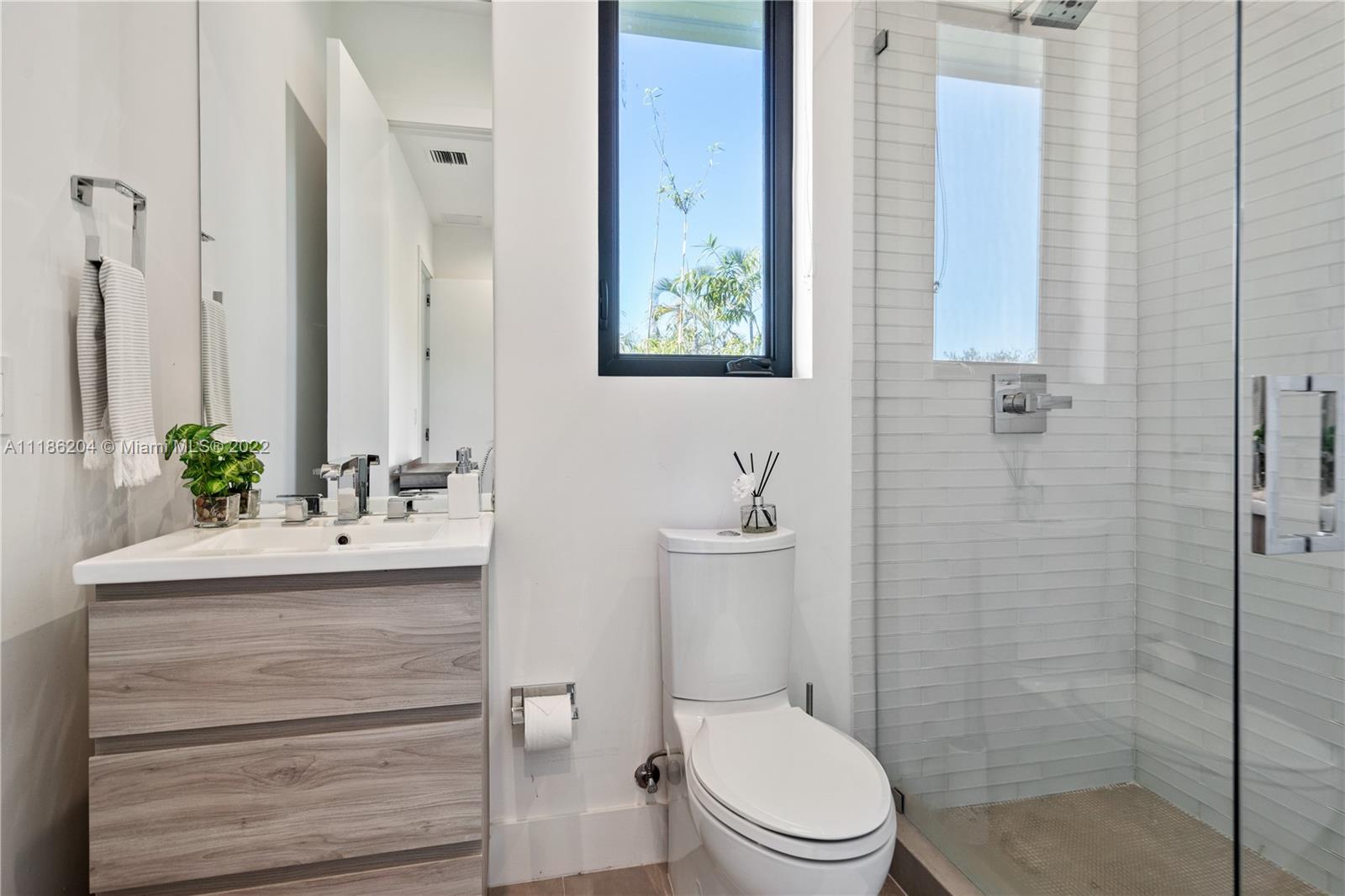 UNIVERSITY ESTATES - Residential