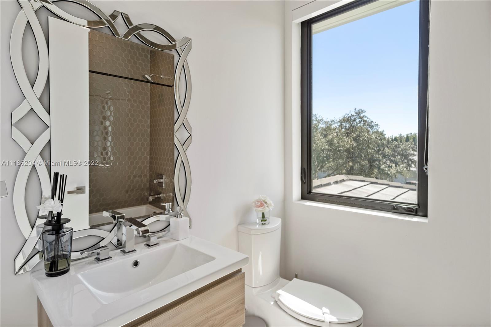 UNIVERSITY ESTATES - Residential