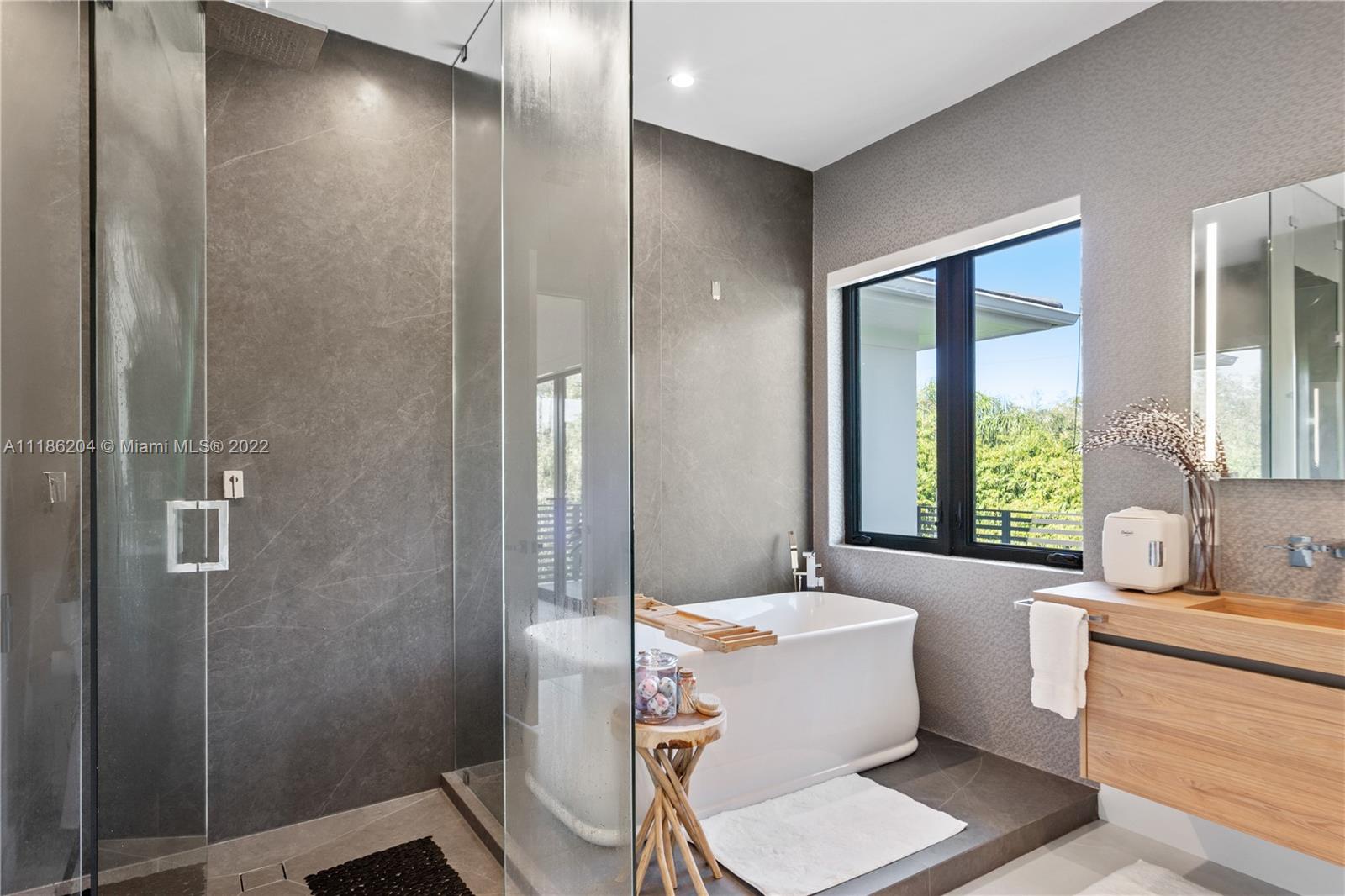 UNIVERSITY ESTATES - Residential