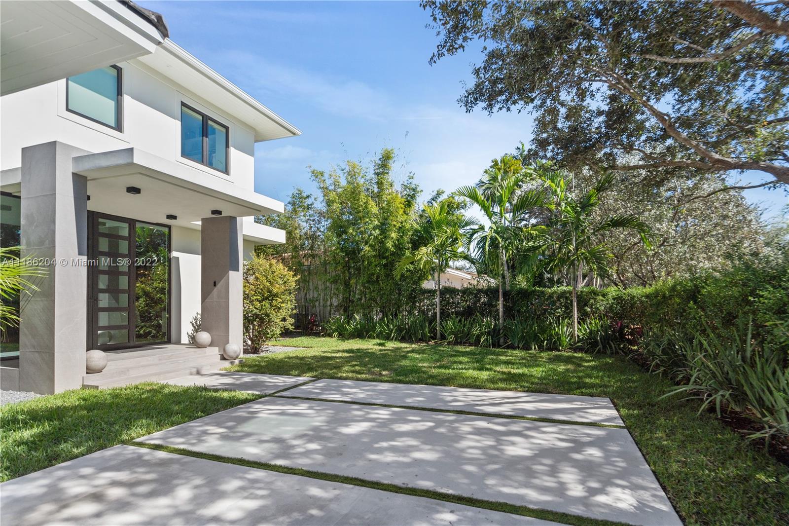 UNIVERSITY ESTATES - Residential