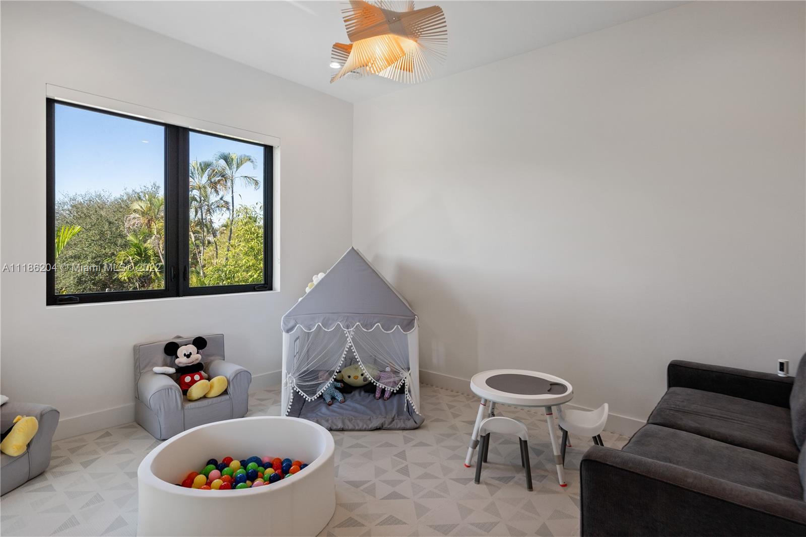 UNIVERSITY ESTATES - Residential