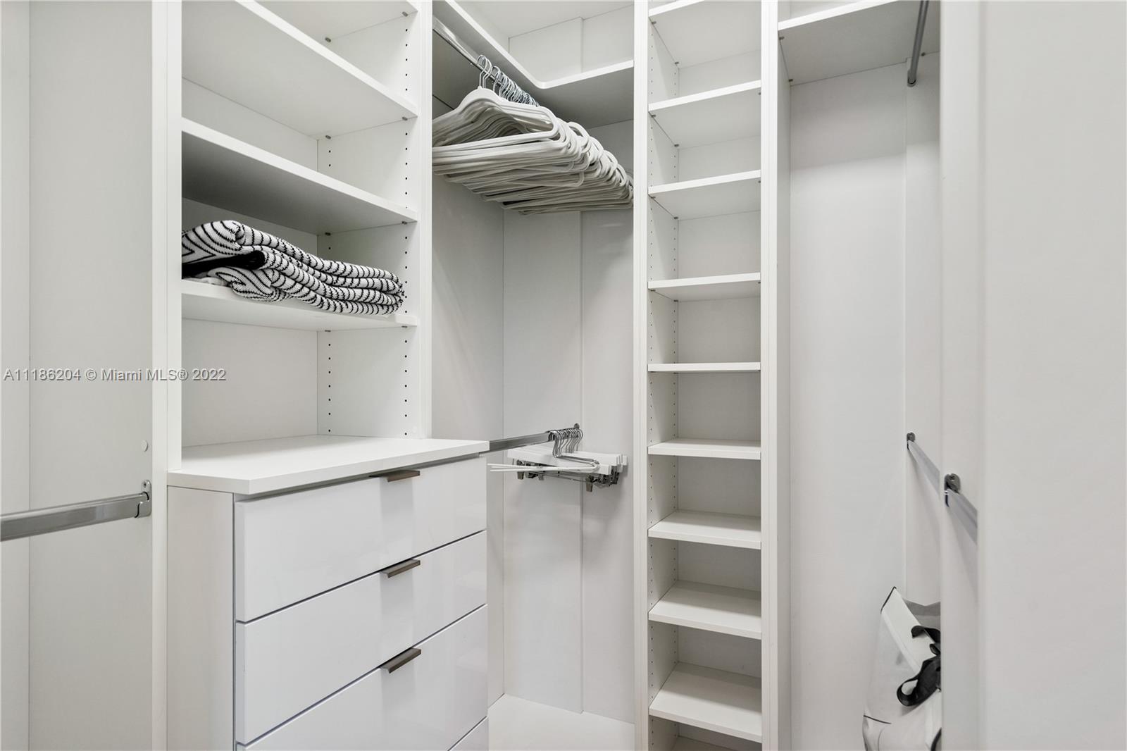 UNIVERSITY ESTATES - Residential