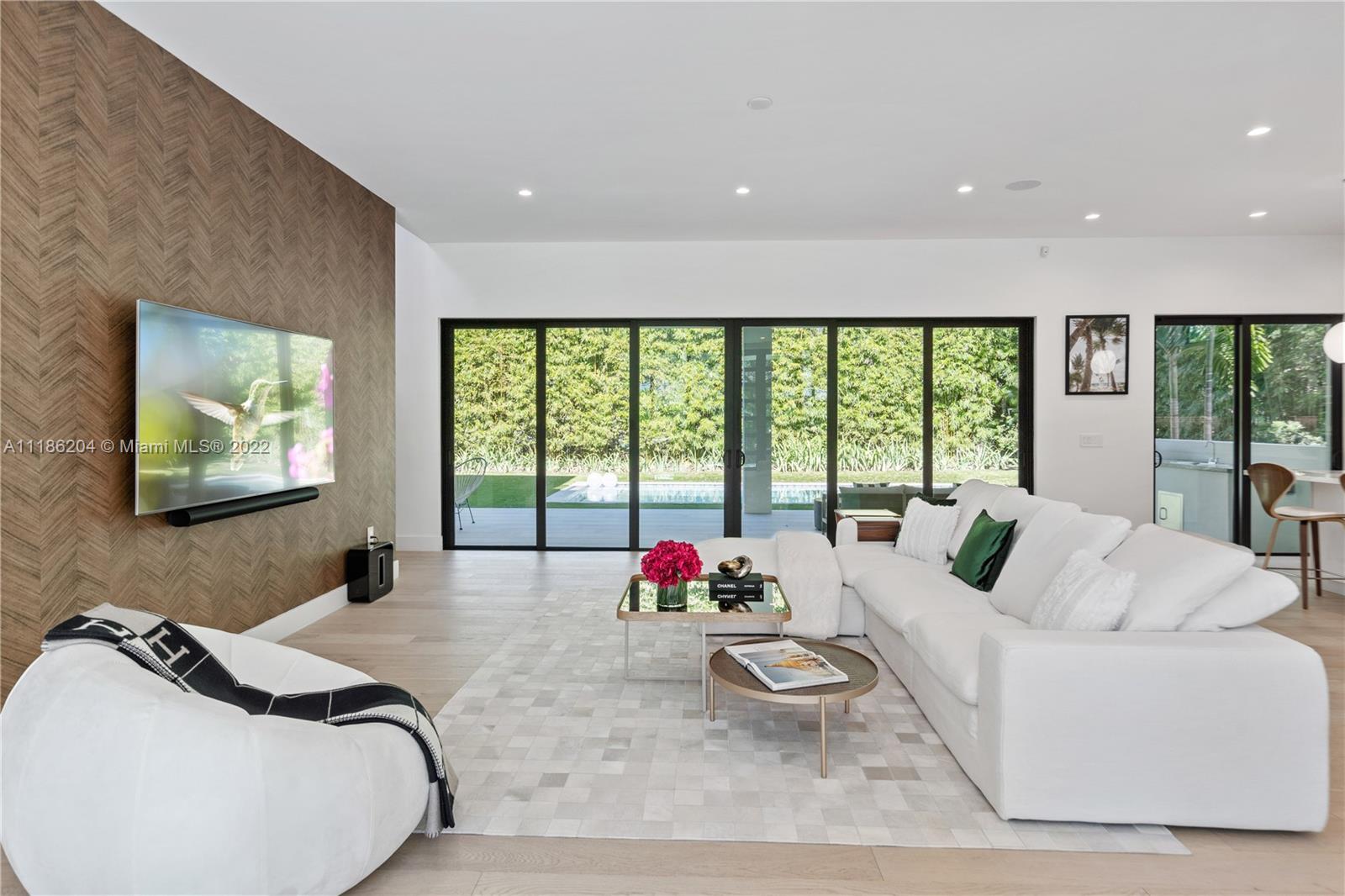 UNIVERSITY ESTATES - Residential