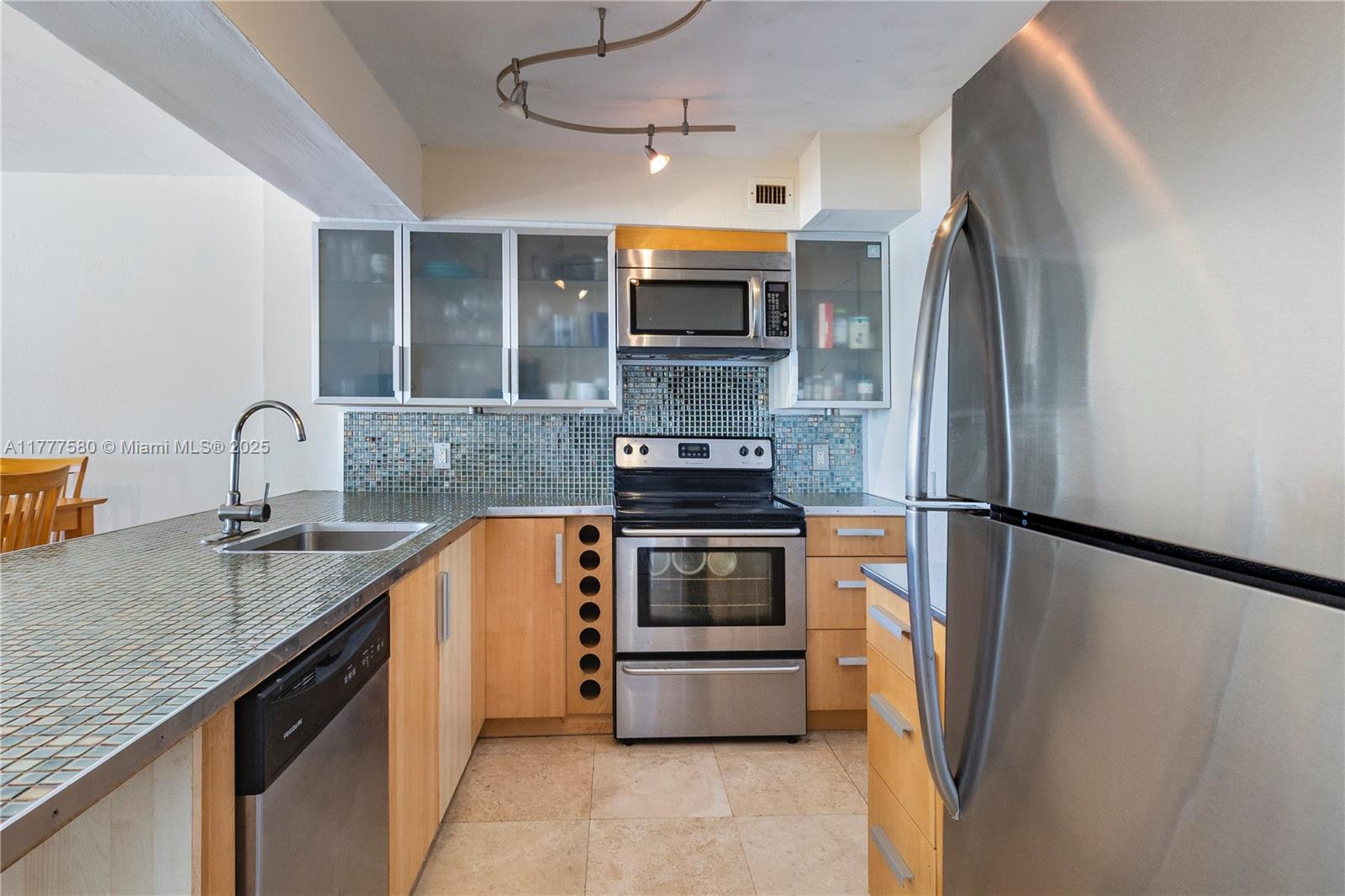 5 Island Ave 4F