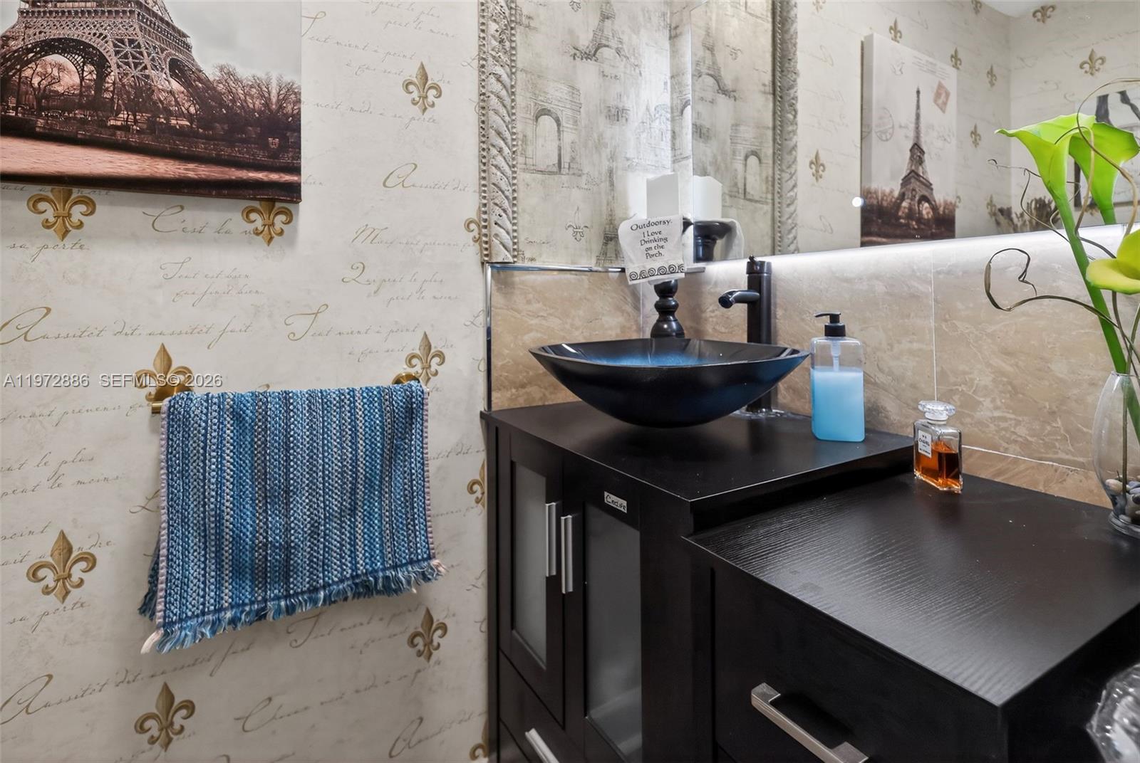 LA CASA DEL RIO VISTA CON - Residential