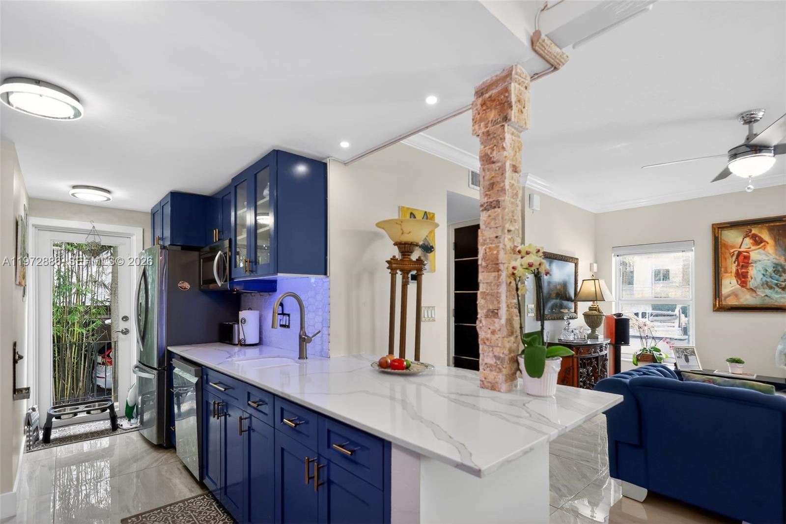 LA CASA DEL RIO VISTA CON - Residential