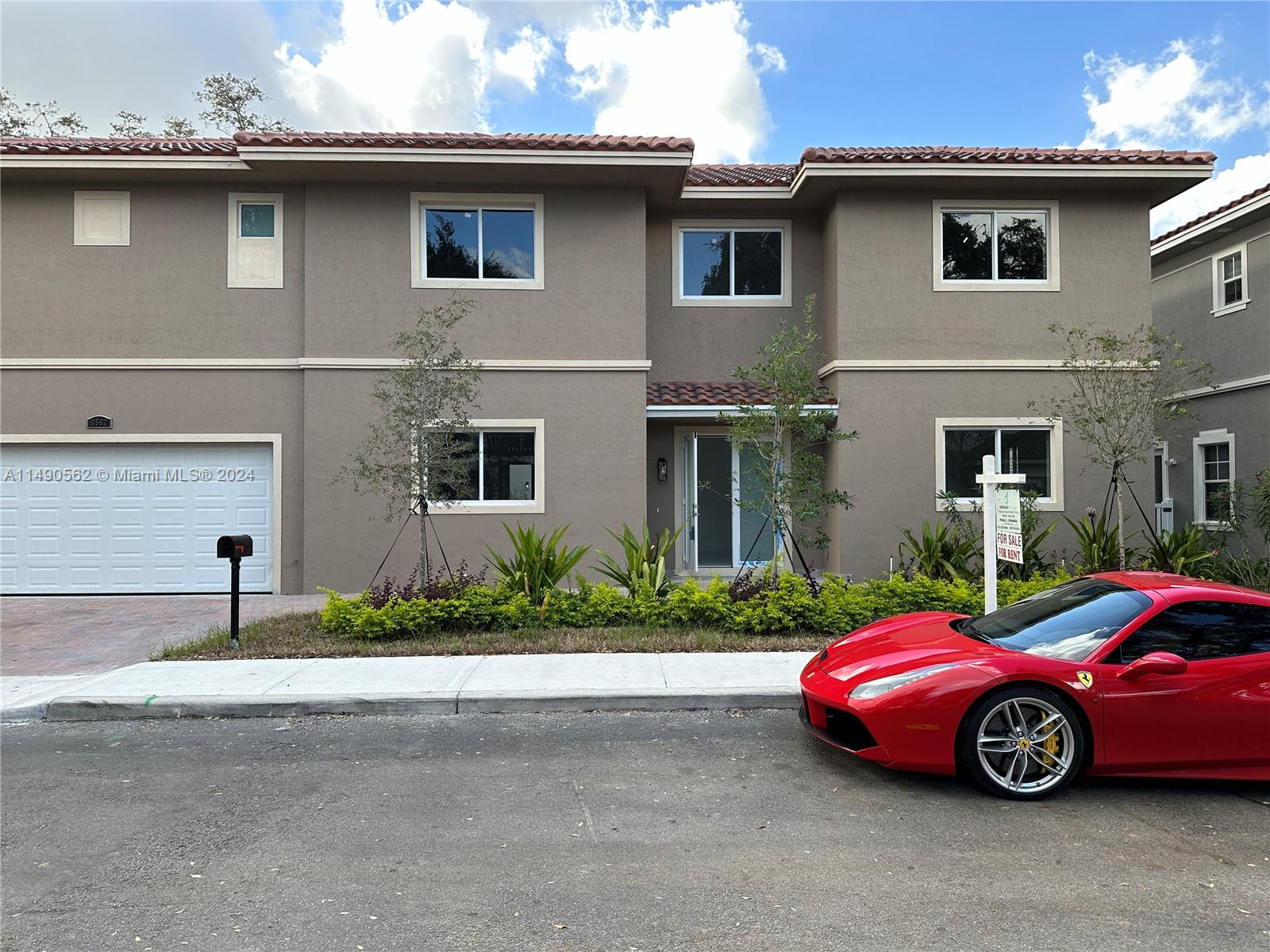 3562 Forest View Cir