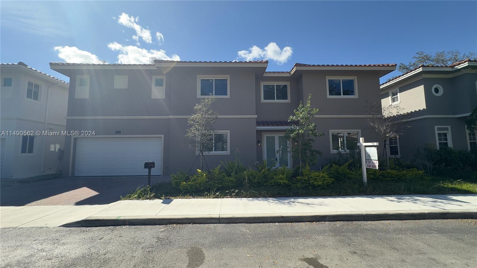 3562 Forest View Cir