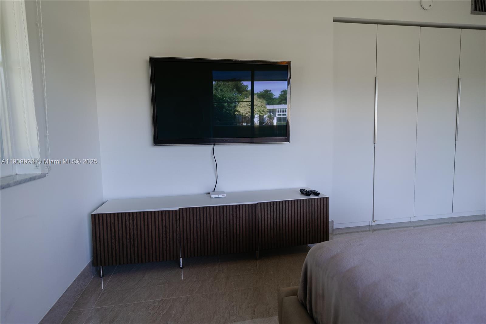 NO 80 PALM-AIRE COUNTRY C - Residential Lease