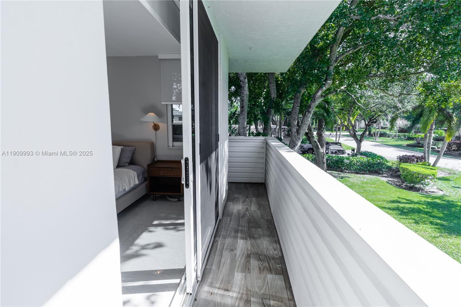 NO 80 PALM-AIRE COUNTRY C - Residential Lease