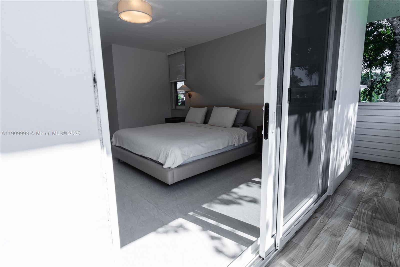 NO 80 PALM-AIRE COUNTRY C - Residential Lease