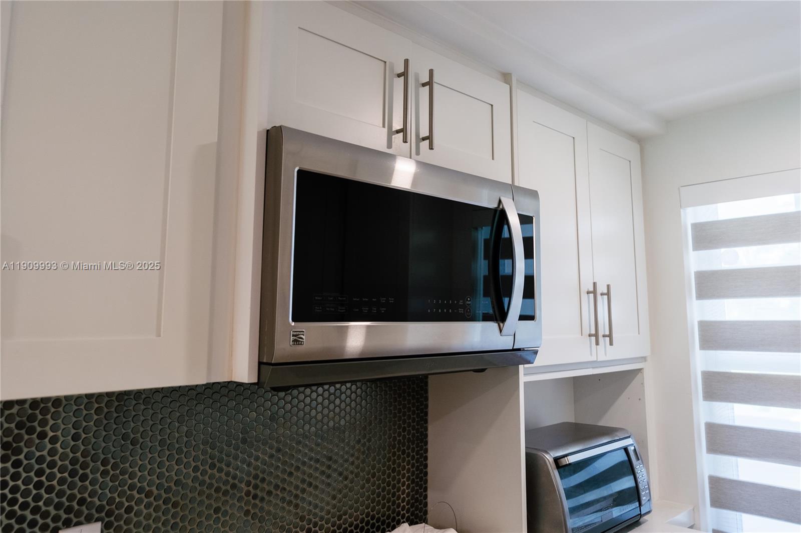 NO 80 PALM-AIRE COUNTRY C - Residential Lease