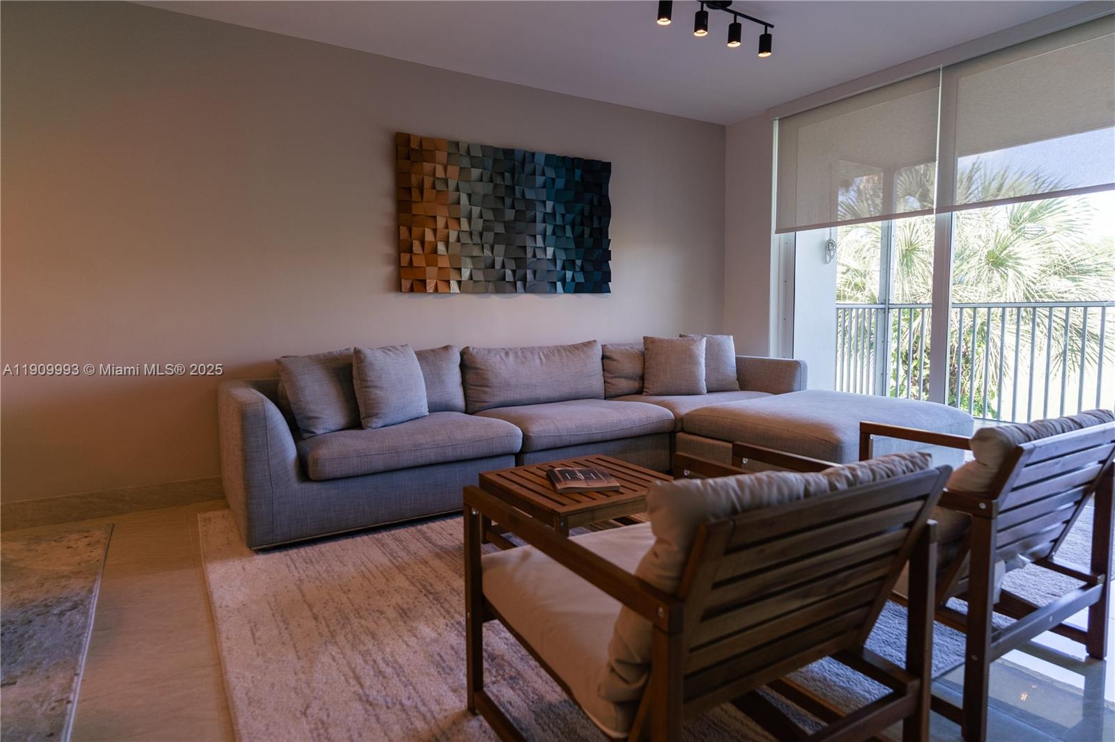 NO 80 PALM-AIRE COUNTRY C - Residential Lease