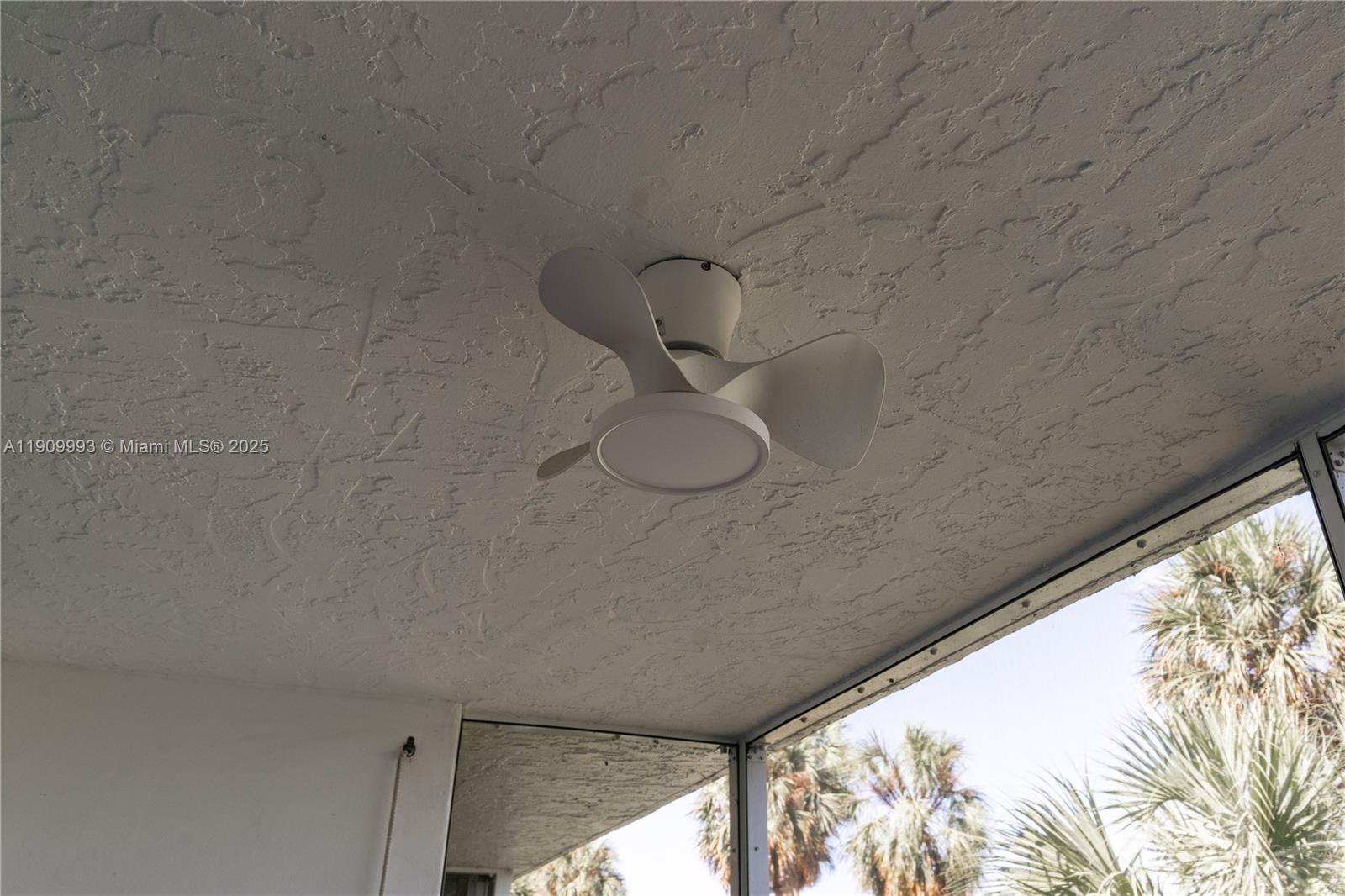 NO 80 PALM-AIRE COUNTRY C - Residential Lease