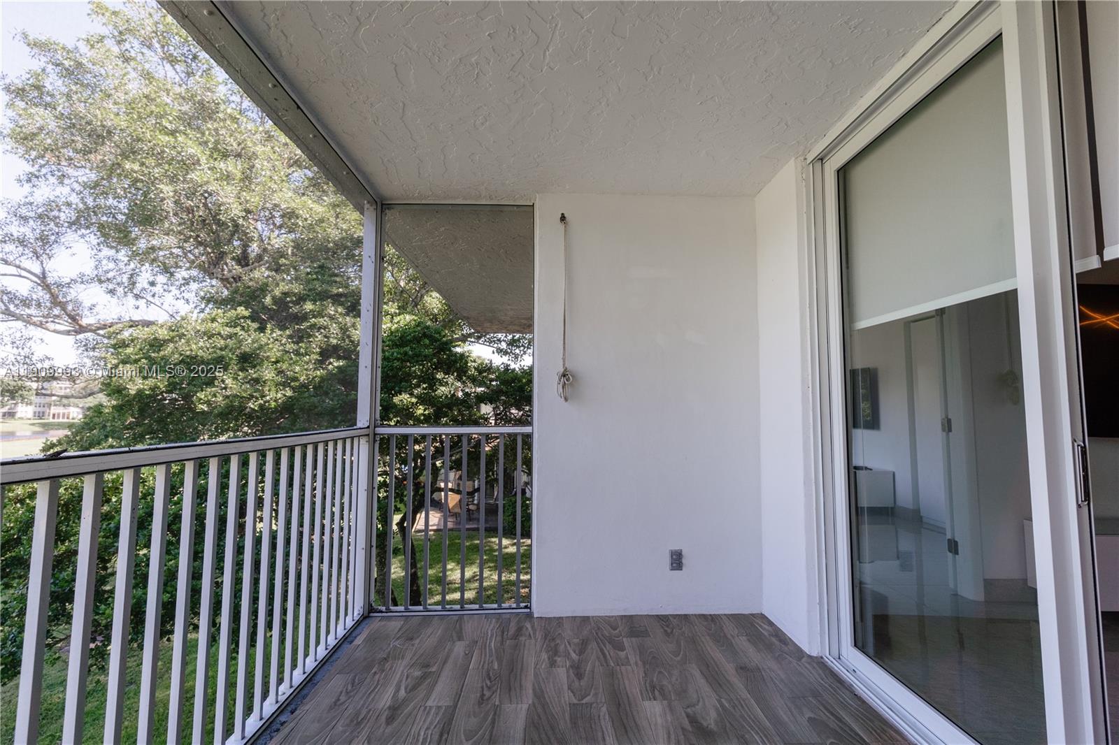 NO 80 PALM-AIRE COUNTRY C - Residential Lease