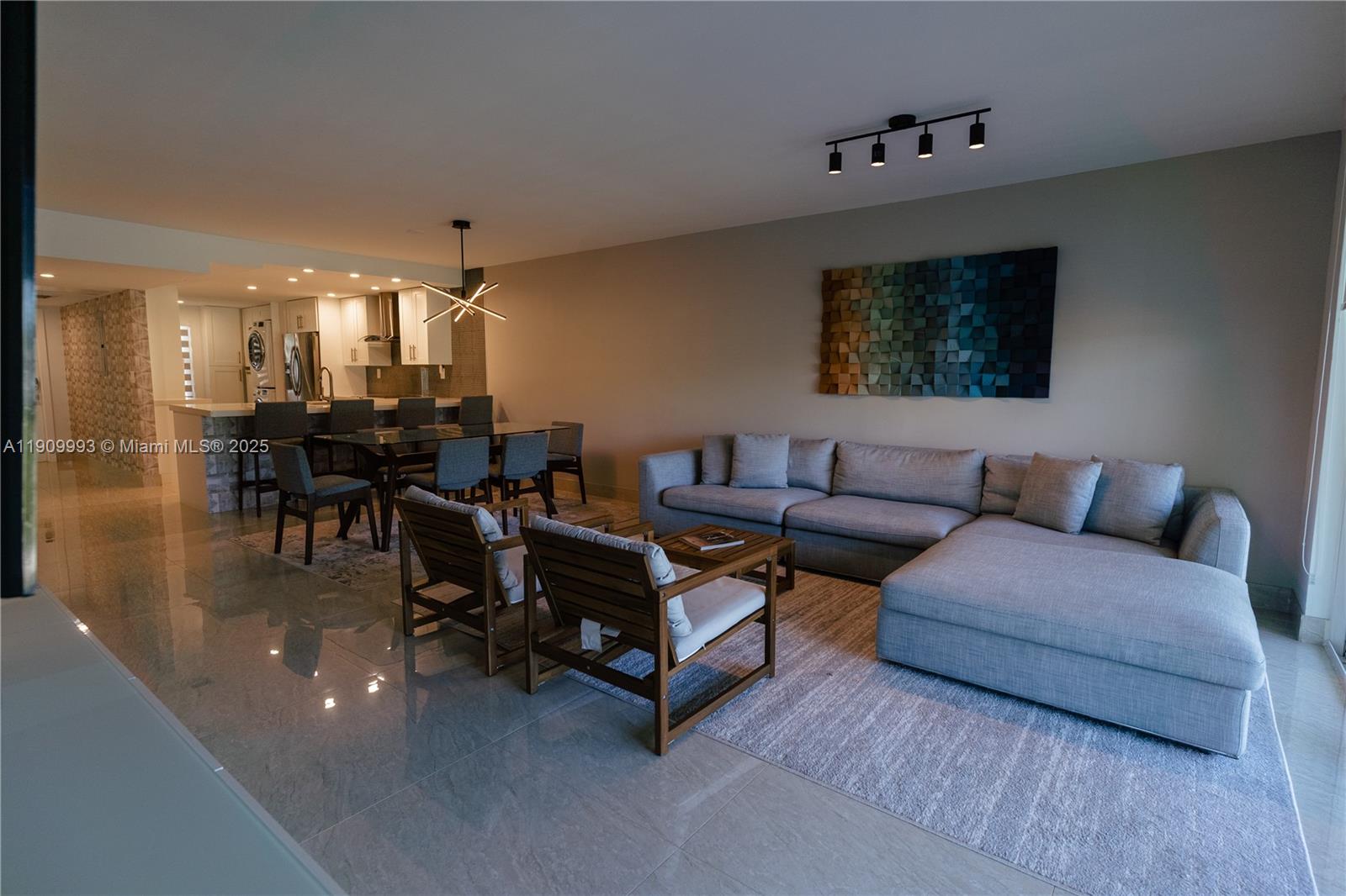 NO 80 PALM-AIRE COUNTRY C - Residential Lease