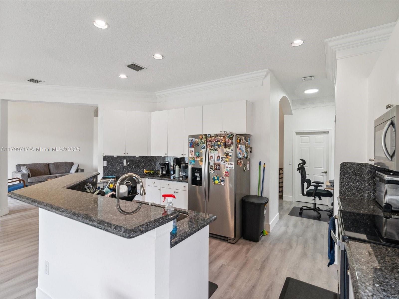 SPRING VALLEY - Residential Lease