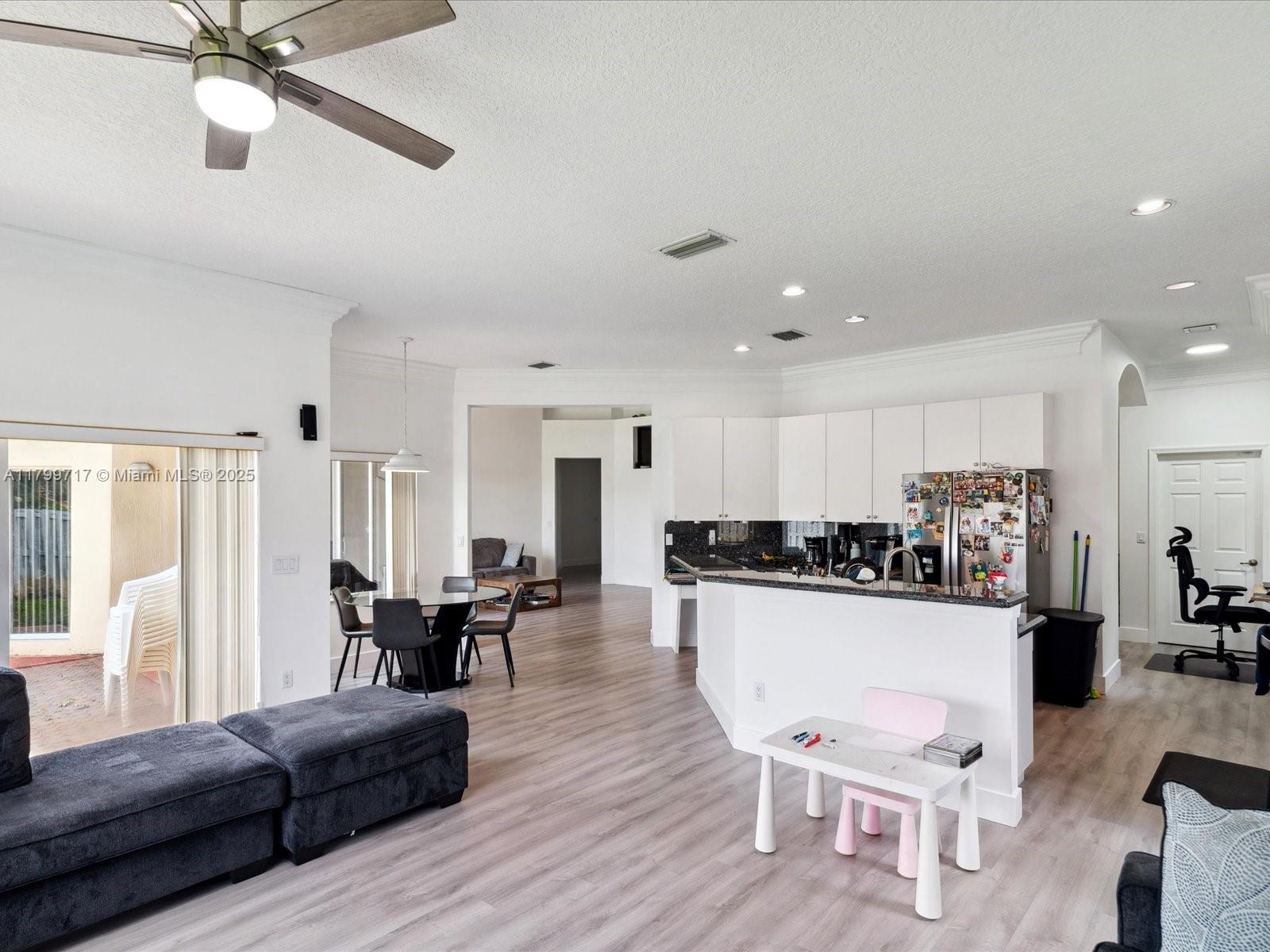 SPRING VALLEY - Residential Lease