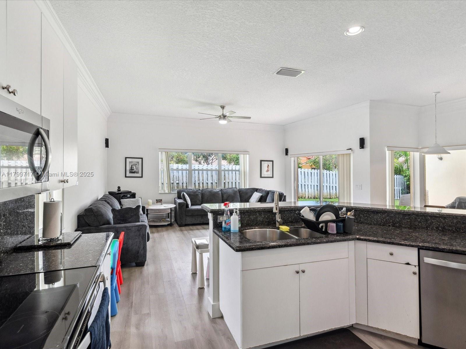 SPRING VALLEY - Residential Lease