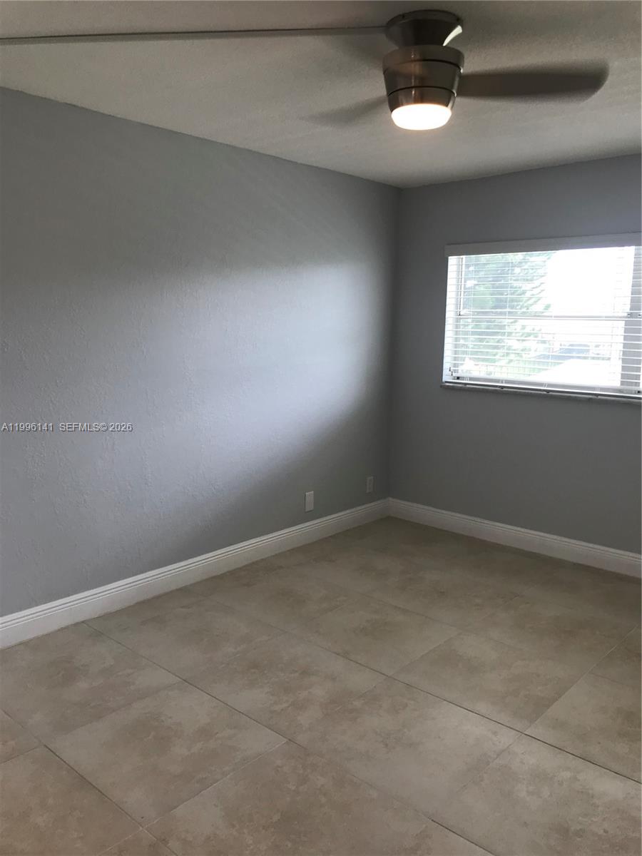 HILLCREST COUNTRY CLUB NO - Residential Lease