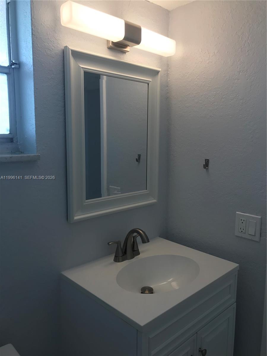 HILLCREST COUNTRY CLUB NO - Residential Lease