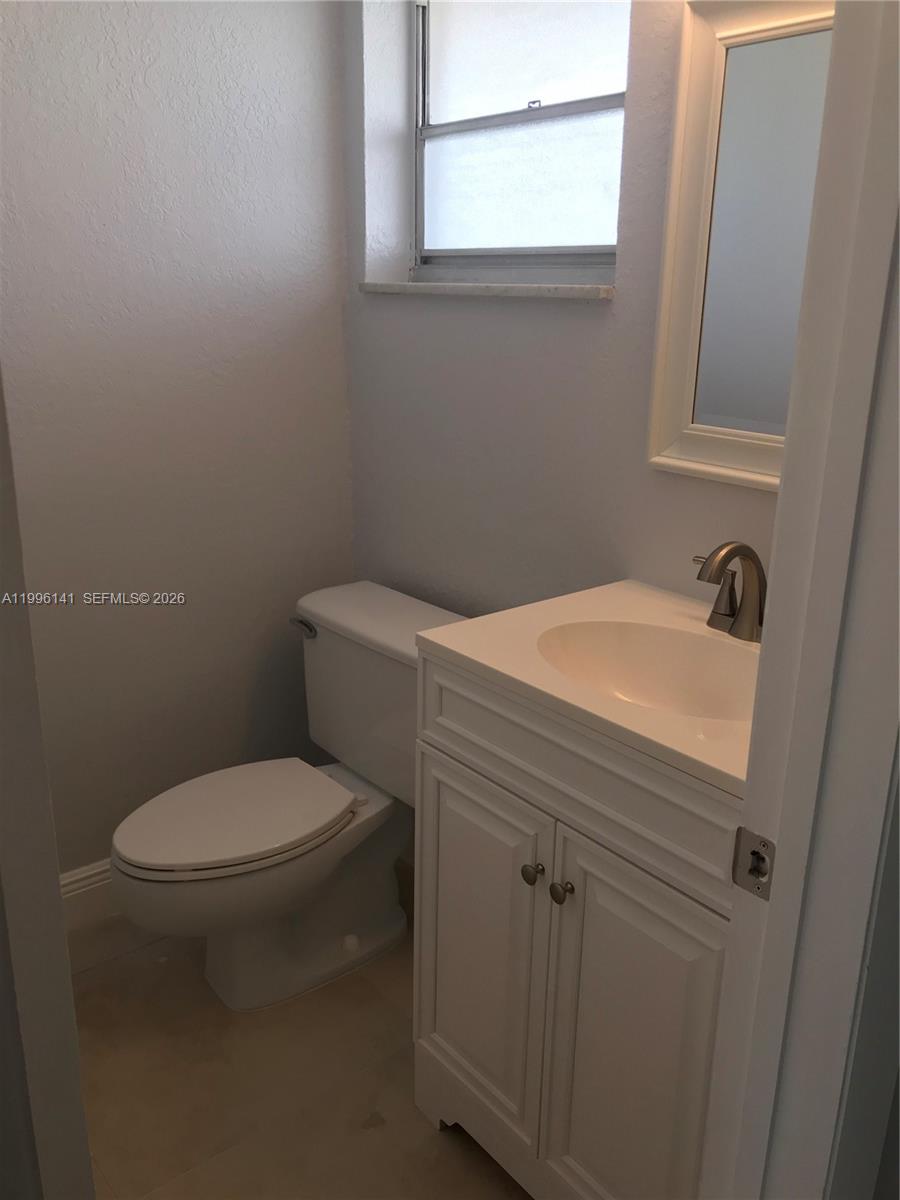 HILLCREST COUNTRY CLUB NO - Residential Lease