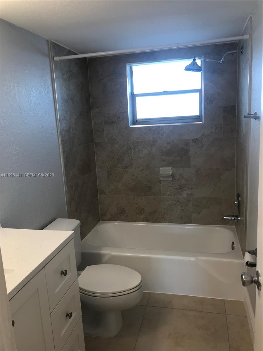 HILLCREST COUNTRY CLUB NO - Residential Lease