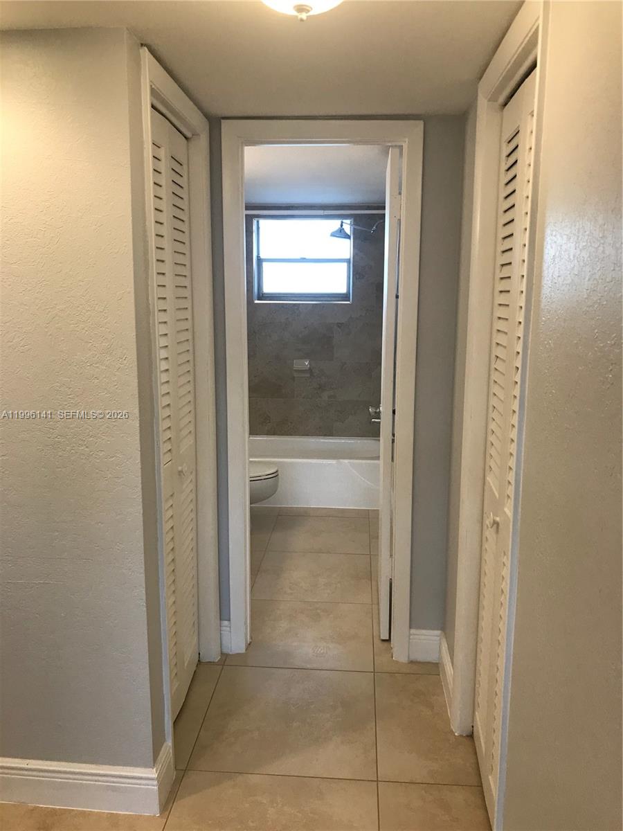 HILLCREST COUNTRY CLUB NO - Residential Lease