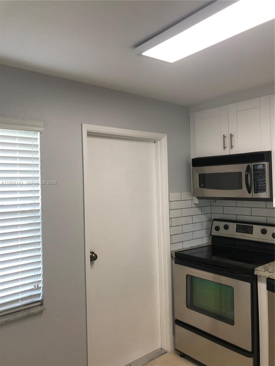 HILLCREST COUNTRY CLUB NO - Residential Lease