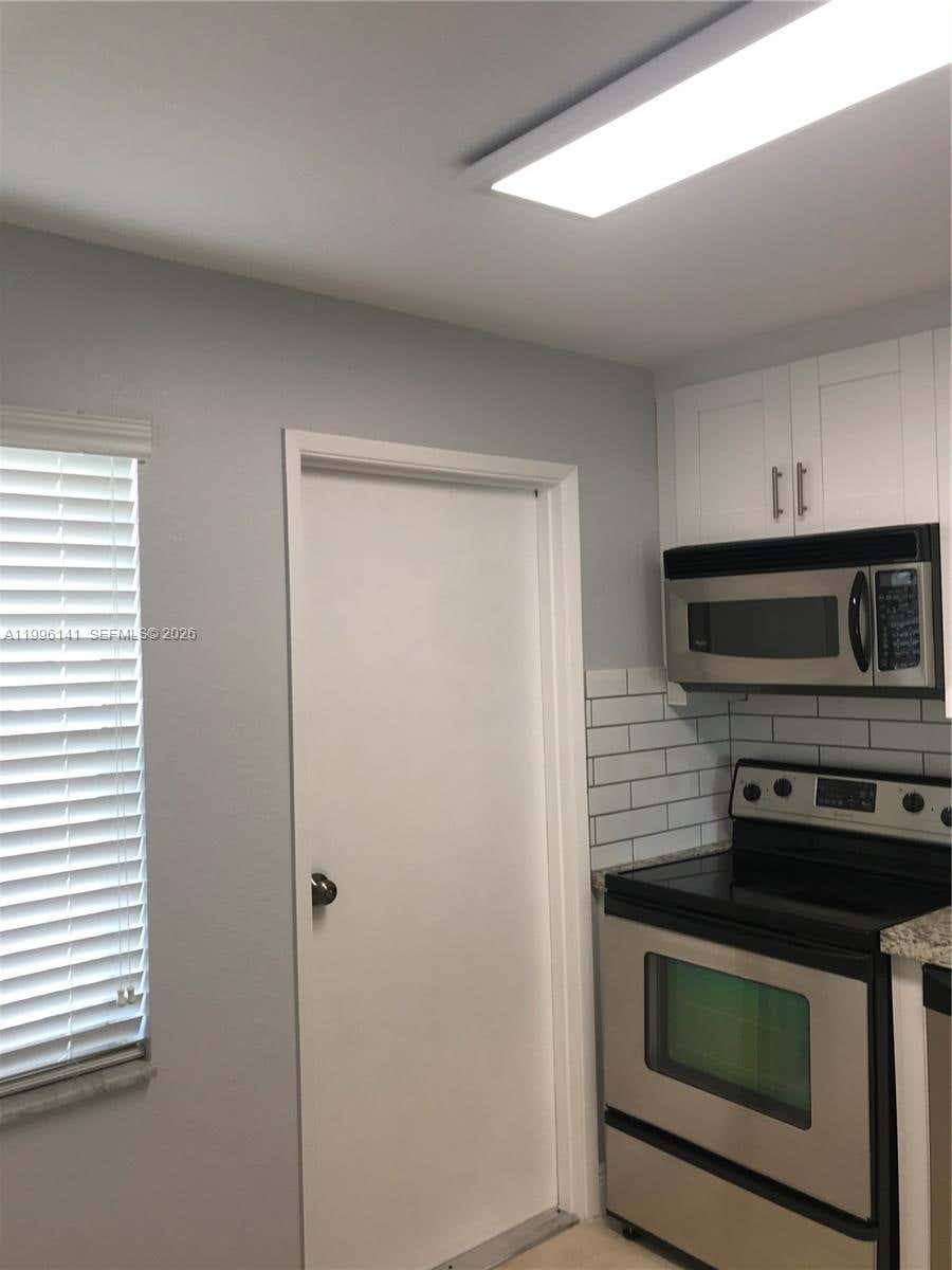 Photo of Hollywood, FL 33021 (MLS # A11996141)